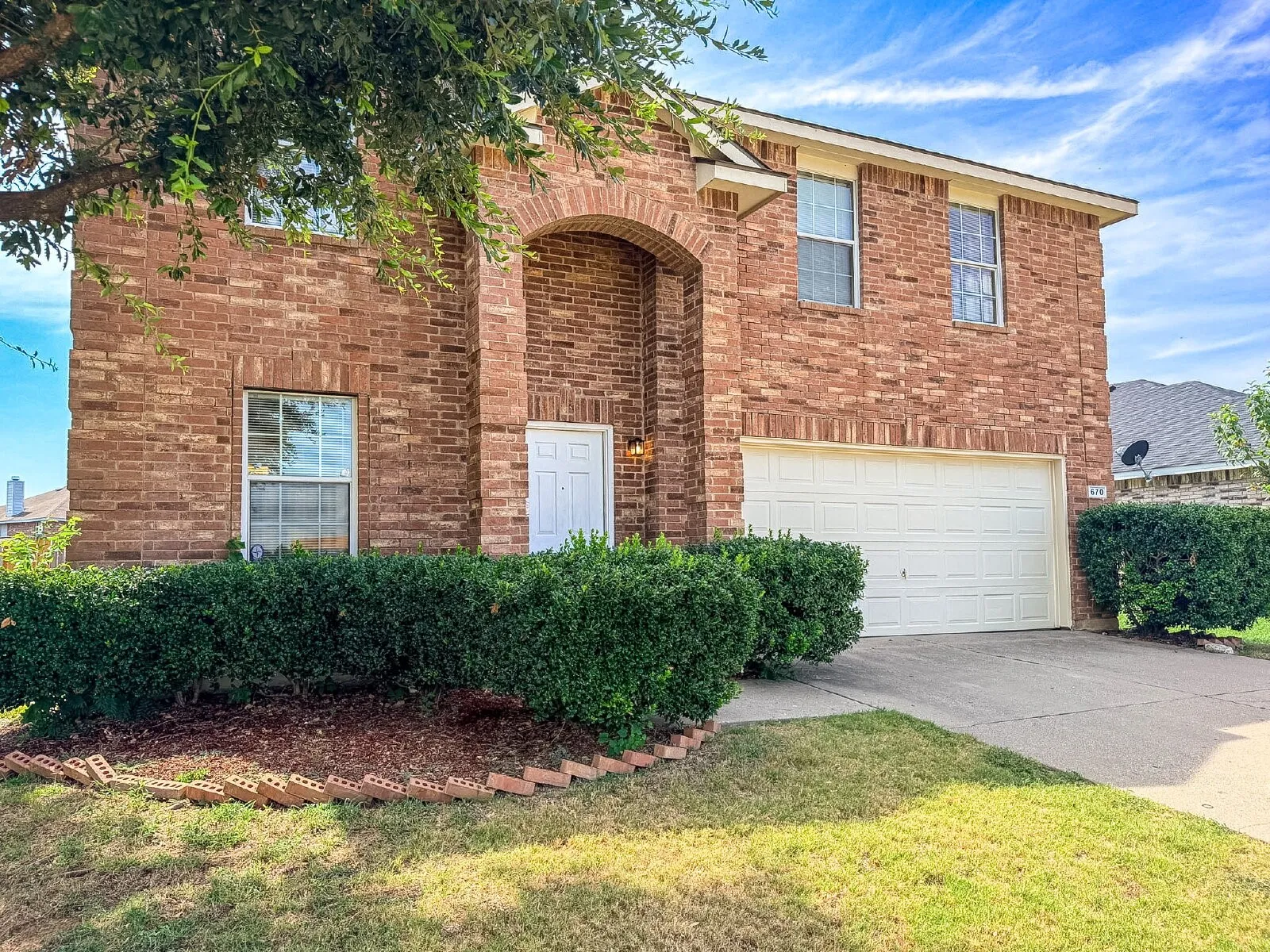 Single Family Residence For Rent in Tarrant County , 670 Horn Street, Crowley, Texas 76036, 4 Bedroom, 2 Bathroom, 2 Garage spaces, 2,296 Sqft, built in 2006, mls#21331851, Real Estate Agent in Crowley, Homes For Rent in Tarrant county, Homes For Rent in Crowley, Realtor in Crowley Texas, Real Estate Brokerage Independent Realty Texas, Luminita Cordes Realtor