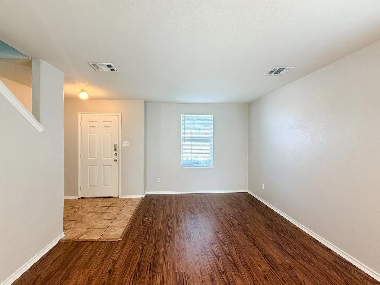 Single Family Residence For Rent in Tarrant County , 670 Horn Street, Crowley, Texas 76036, 4 Bedroom, 2 Bathroom, 2 Garage spaces, 2,296 Sqft, built in 2006, mls#21331851, Real Estate Agent in Crowley, Homes For Rent in Tarrant county, Homes For Rent in Crowley, Realtor in Crowley Texas, Real Estate Brokerage Independent Realty Texas, Luminita Cordes Realtor