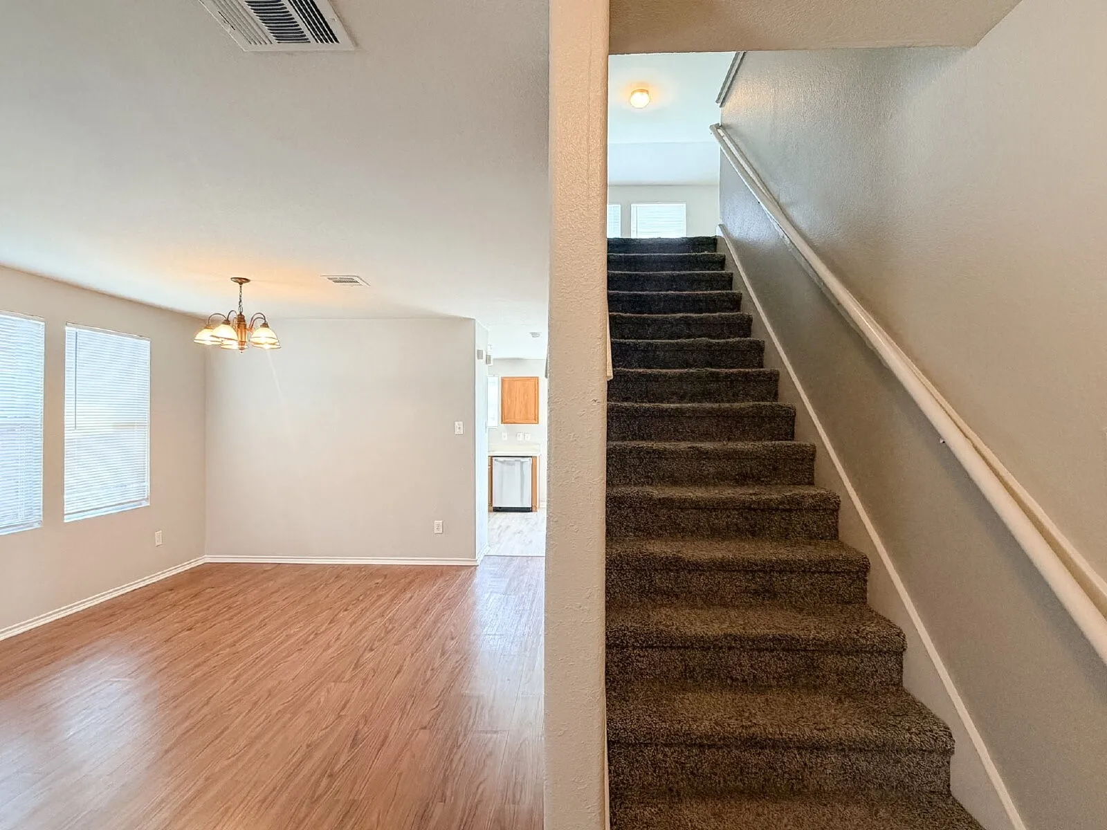 Single Family Residence For Rent in Tarrant County , 670 Horn Street, Crowley, Texas 76036, 4 Bedroom, 2 Bathroom, 2 Garage spaces, 2,296 Sqft, built in 2006, mls#21331851, Real Estate Agent in Crowley, Homes For Rent in Tarrant county, Homes For Rent in Crowley, Realtor in Crowley Texas, Real Estate Brokerage Independent Realty Texas, Luminita Cordes Realtor