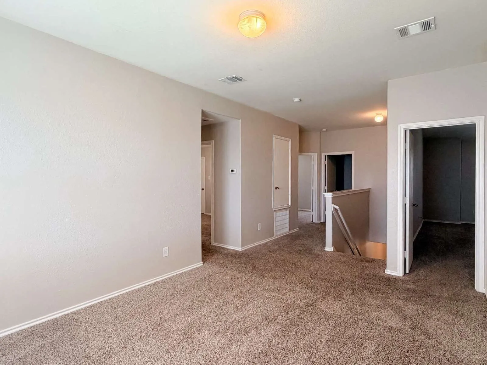 Single Family Residence For Rent in Tarrant County , 670 Horn Street, Crowley, Texas 76036, 4 Bedroom, 2 Bathroom, 2 Garage spaces, 2,296 Sqft, built in 2006, mls#21331851, Real Estate Agent in Crowley, Homes For Rent in Tarrant county, Homes For Rent in Crowley, Realtor in Crowley Texas, Real Estate Brokerage Independent Realty Texas, Luminita Cordes Realtor