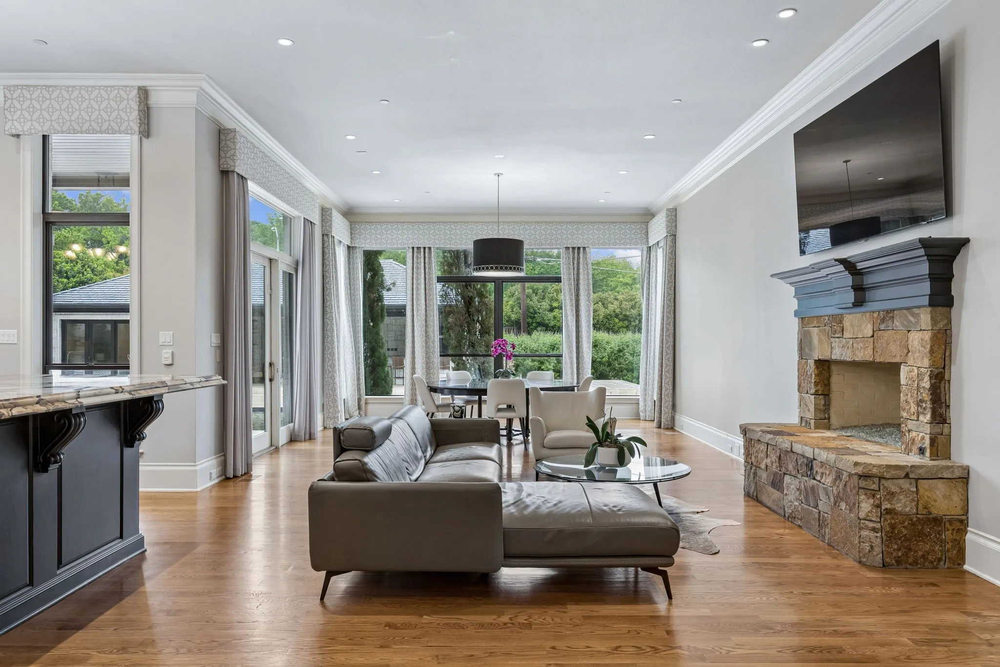 Single Family Residence For Rent in Dallas County , 4511 Watauga Road, Dallas, Texas 75209, 6 Bedrooms, 9 Bathrooms, 4 Garage spaces, 14,131 Sqft, built in 2005, Price $30,000, mls#21354265, Real Estate Agent in Dallas, Homes For Rent in Dallas county, Homes For Rent in Dallas, Realtor in Dallas Texas, Real Estate Brokerage Independent Realty Texas, Luminita Cordes Realtor