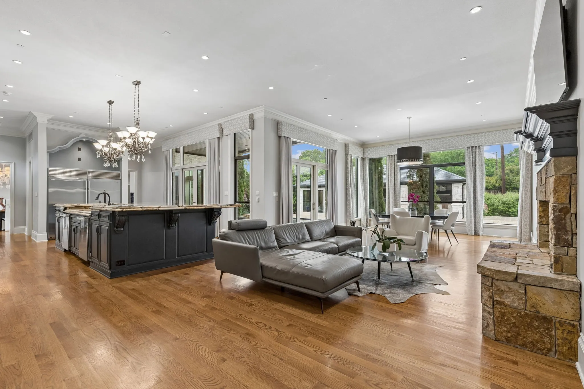 Single Family Residence For Rent in Dallas County , 4511 Watauga Road, Dallas, Texas 75209, 6 Bedrooms, 9 Bathrooms, 4 Garage spaces, 14,131 Sqft, built in 2005, Price $30,000, mls#21354265, Real Estate Agent in Dallas, Homes For Rent in Dallas county, Homes For Rent in Dallas, Realtor in Dallas Texas, Real Estate Brokerage Independent Realty Texas, Luminita Cordes Realtor