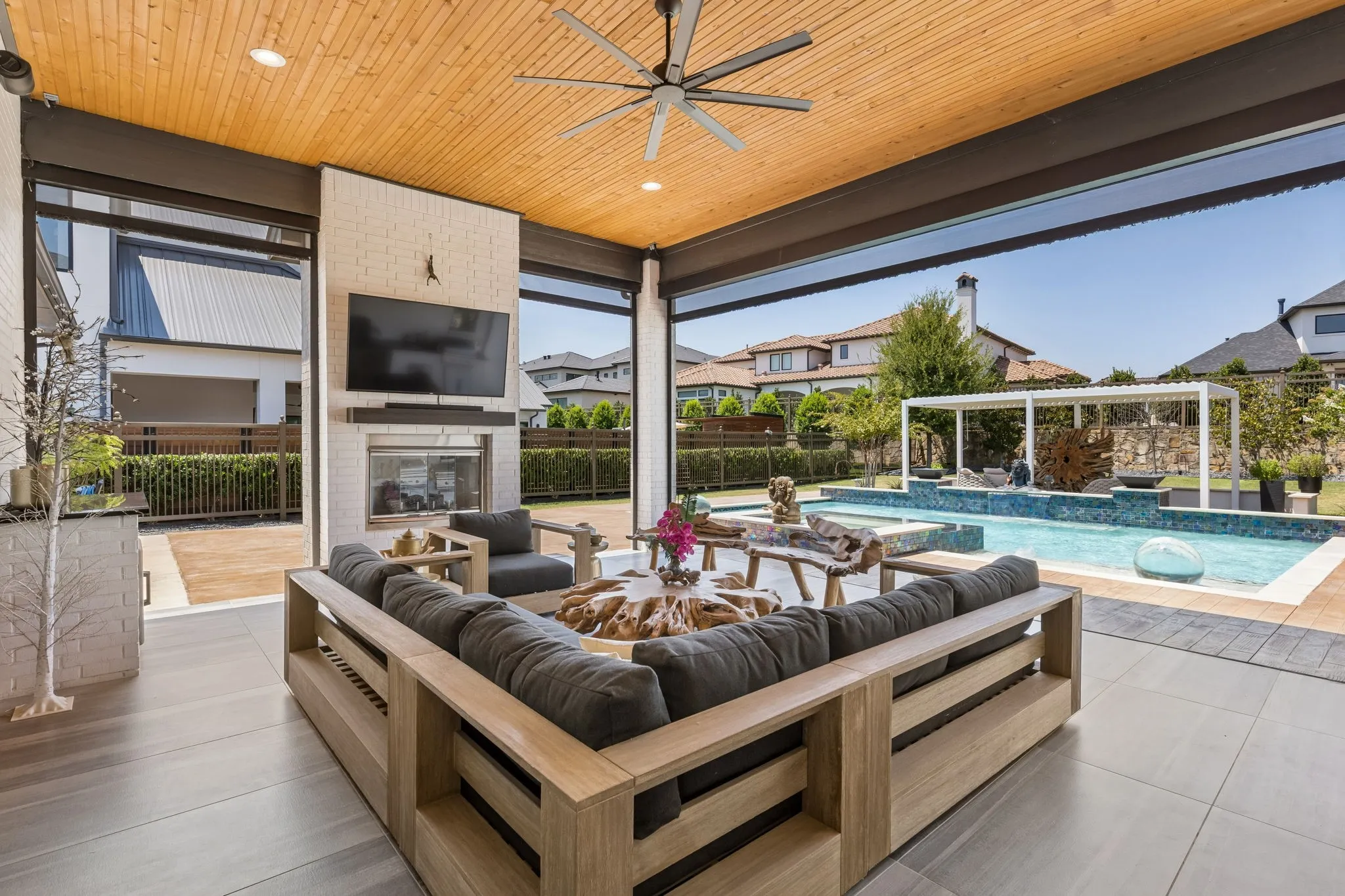 Single Family Residence For Sale in Denton County , 1728 Hidalgo Lane, Frisco, Texas 75034, 5 Bedroom, 6 Bathroom, 3 Garage spaces, 5,468 Sqft, built in 2020, mls#21350081, Real Estate Agent in Frisco, Homes For Sale in Denton county, Homes For Sale in Frisco, Realtor in Frisco Texas, Real Estate Brokerage Independent Realty Texas, Luminita Cordes Realtor