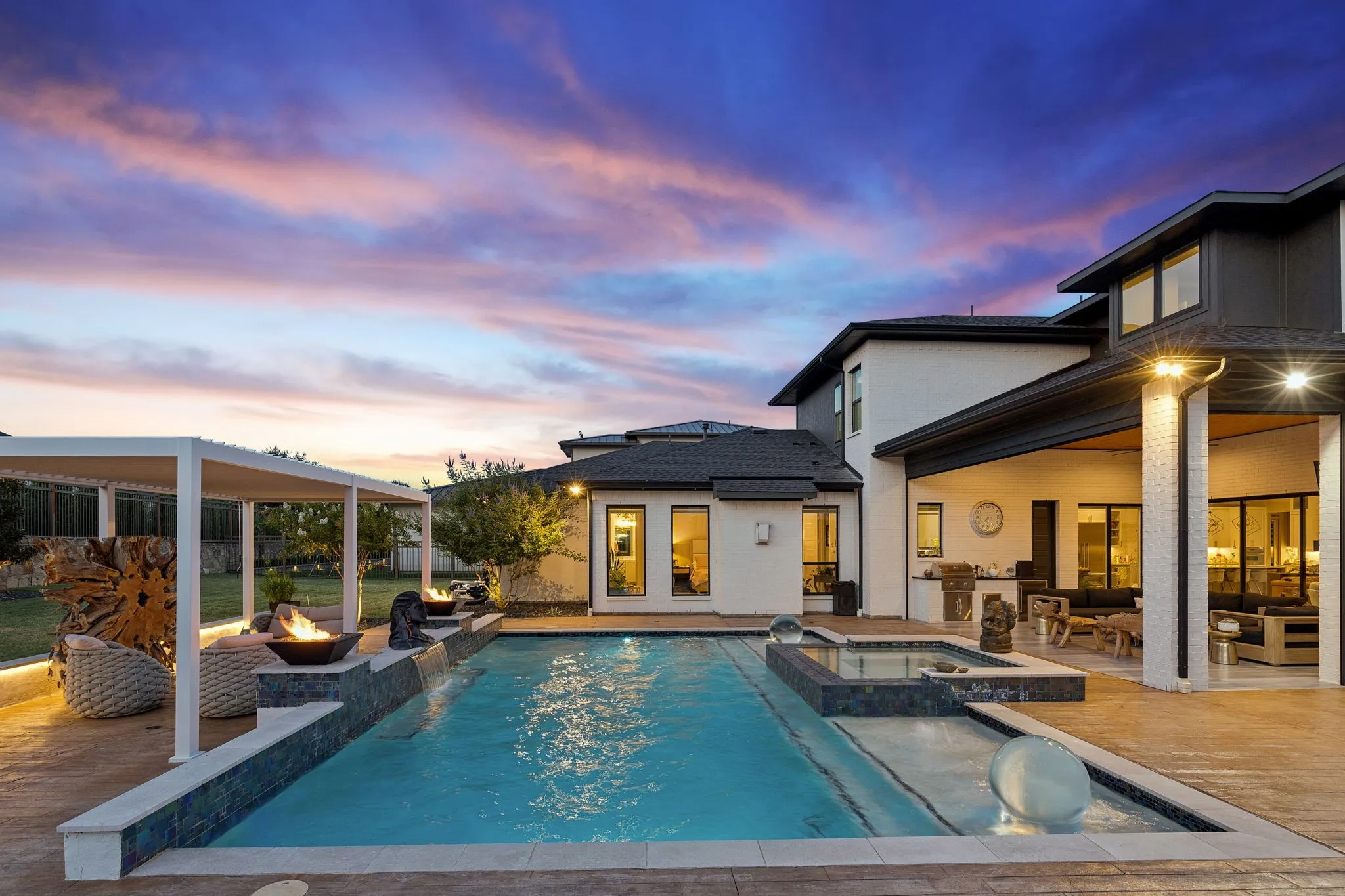 2 sphere water features enhance the visual appeal!