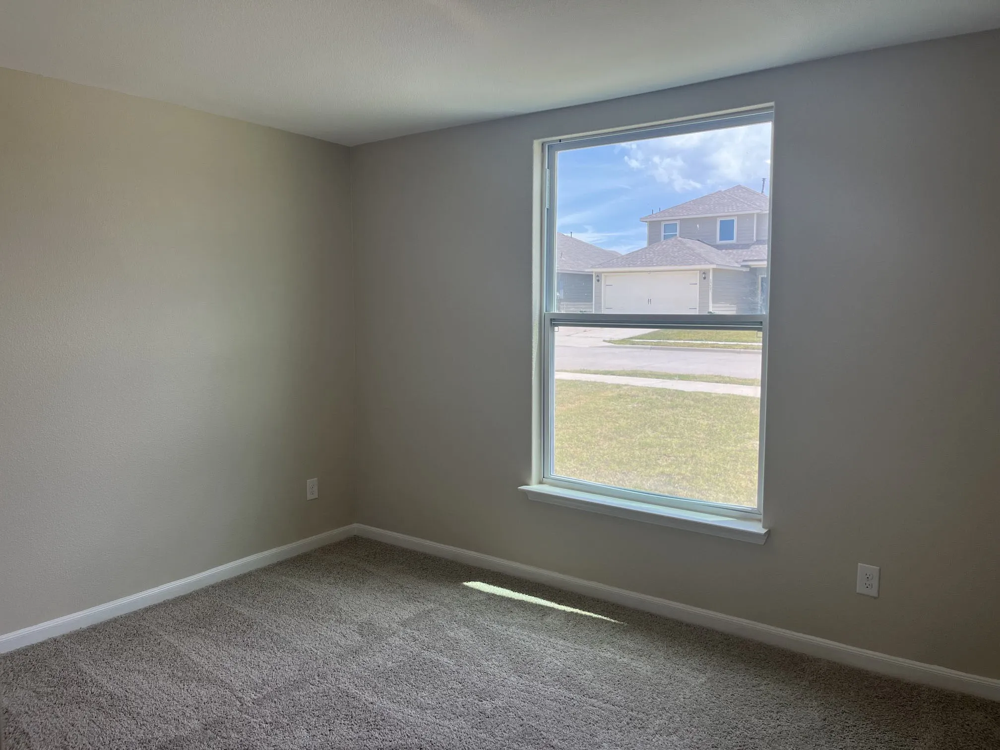 Single Family Residence For Sale in Denton County , 13624 Roosevelt Arch Drive, Ponder, Texas 76259, 4 Bedroom, 2 Bathroom, 2 Garage spaces, 1,596 Sqft, built in 2022, mls#21341089, Real Estate Agent in Ponder, Homes For Sale in Denton county, Homes For Sale in Ponder, Realtor in Ponder Texas, Real Estate Brokerage Independent Realty Texas, Luminita Cordes Realtor