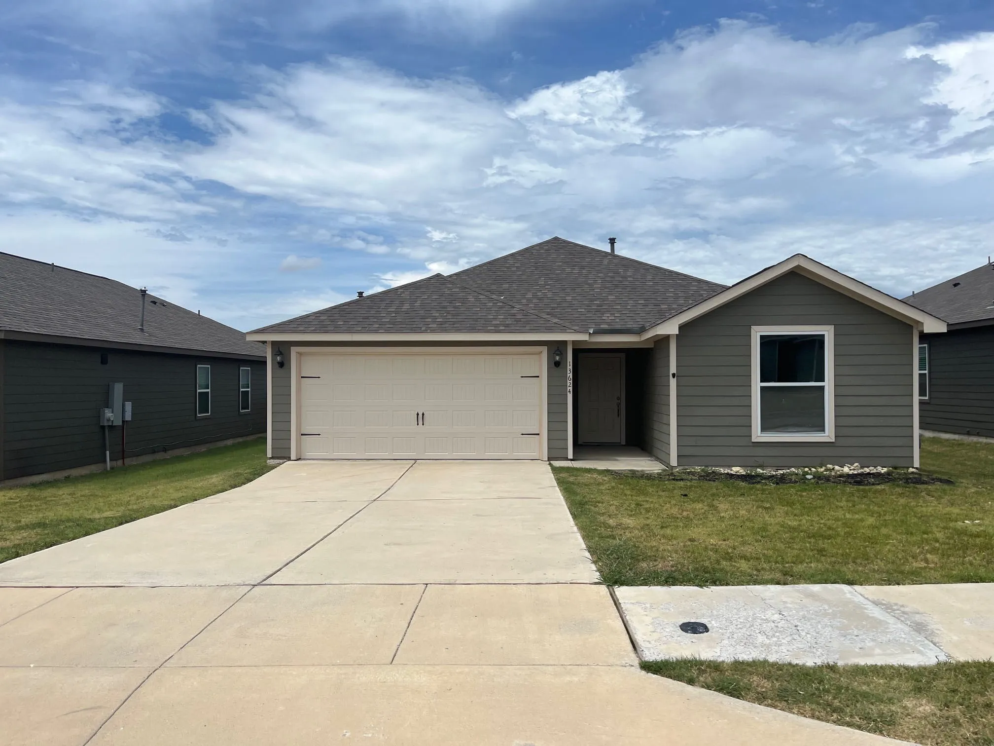 Single Family Residence For Sale in Denton County , 13624 Roosevelt Arch Drive, Ponder, Texas 76259, 4 Bedroom, 2 Bathroom, 2 Garage spaces, 1,596 Sqft, built in 2022, mls#21341089, Real Estate Agent in Ponder, Homes For Sale in Denton county, Homes For Sale in Ponder, Realtor in Ponder Texas, Real Estate Brokerage Independent Realty Texas, Luminita Cordes Realtor