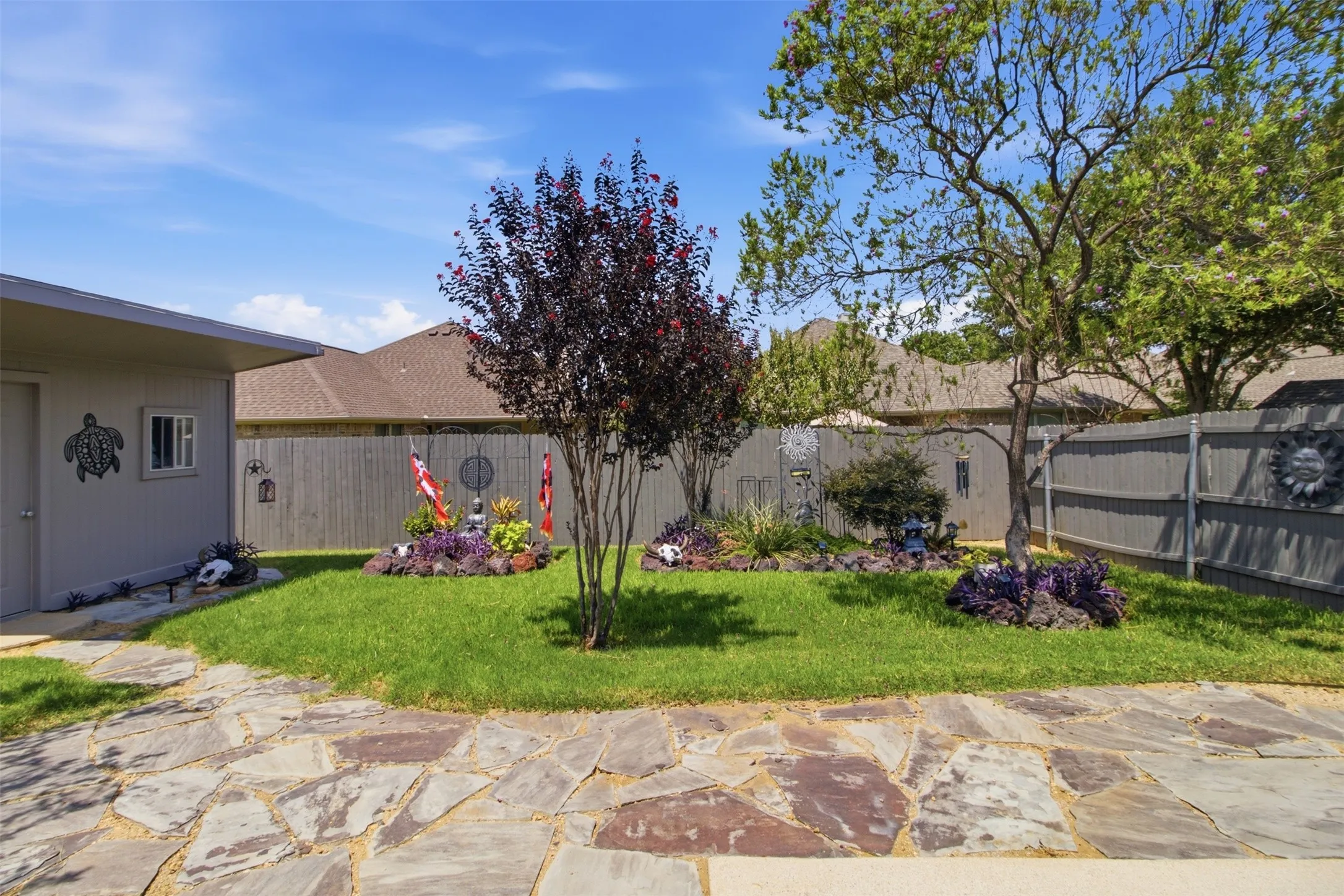 Single Family Residence For Sale in Tarrant County , 8509 Trinity Vista Trail, Fort Worth, Texas 76053, 4 Bedroom, 2 Bathroom, 2 Garage spaces, 2,077 Sqft, built in 2001, mls#21353388, Real Estate Agent in Fort Worth, Homes For Sale in Tarrant county, Homes For Sale in Fort Worth, Realtor in Fort Worth Texas, Real Estate Brokerage Independent Realty Texas, Luminita Cordes Realtor