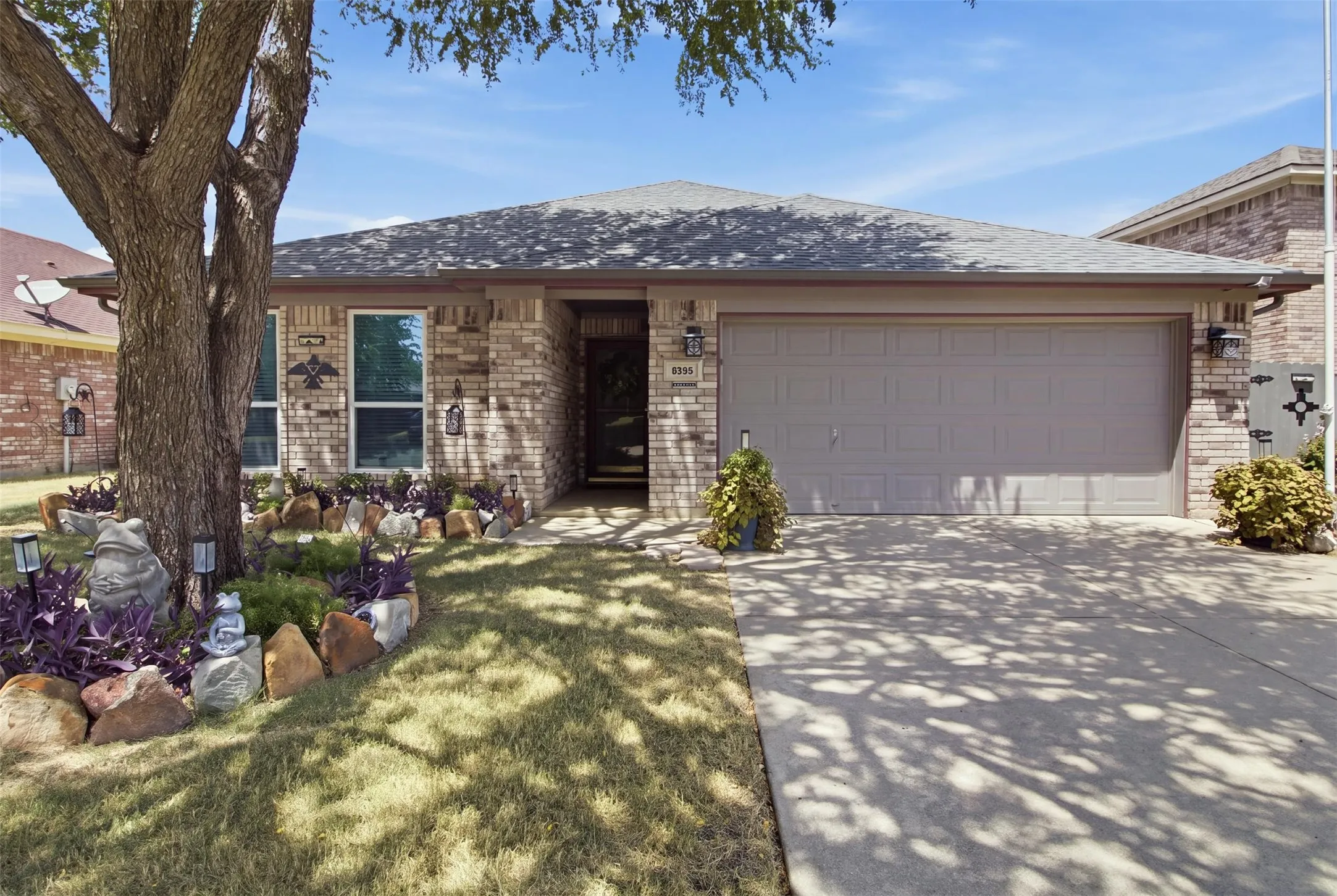 Single Family Residence For Sale in Tarrant County , 8509 Trinity Vista Trail, Fort Worth, Texas 76053, 4 Bedroom, 2 Bathroom, 2 Garage spaces, 2,077 Sqft, built in 2001, mls#21353388, Real Estate Agent in Fort Worth, Homes For Sale in Tarrant county, Homes For Sale in Fort Worth, Realtor in Fort Worth Texas, Real Estate Brokerage Independent Realty Texas, Luminita Cordes Realtor