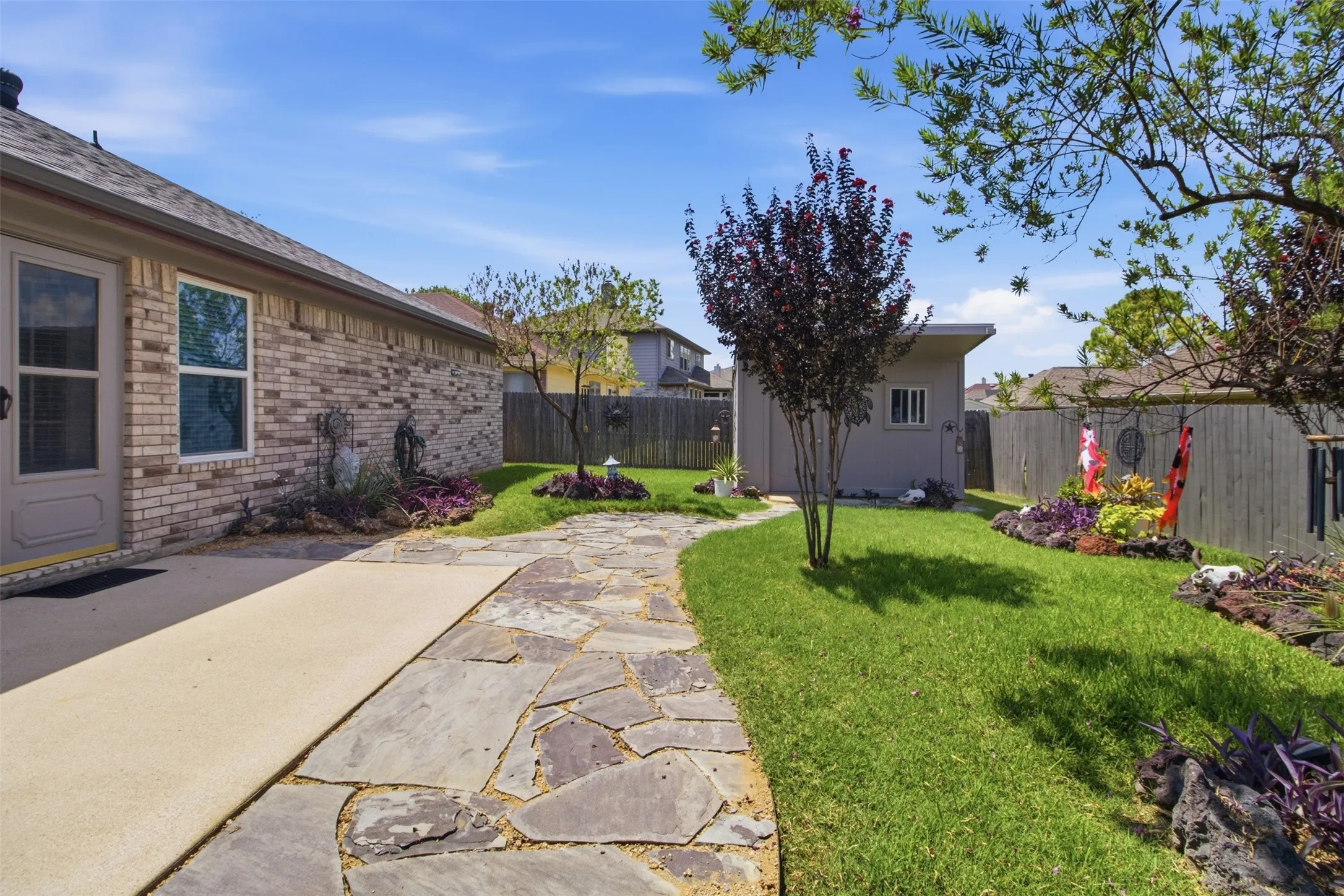 Single Family Residence For Sale in Tarrant County , 8509 Trinity Vista Trail, Fort Worth, Texas 76053, 4 Bedroom, 2 Bathroom, 2 Garage spaces, 2,077 Sqft, built in 2001, mls#21353388, Real Estate Agent in Fort Worth, Homes For Sale in Tarrant county, Homes For Sale in Fort Worth, Realtor in Fort Worth Texas, Real Estate Brokerage Independent Realty Texas, Luminita Cordes Realtor