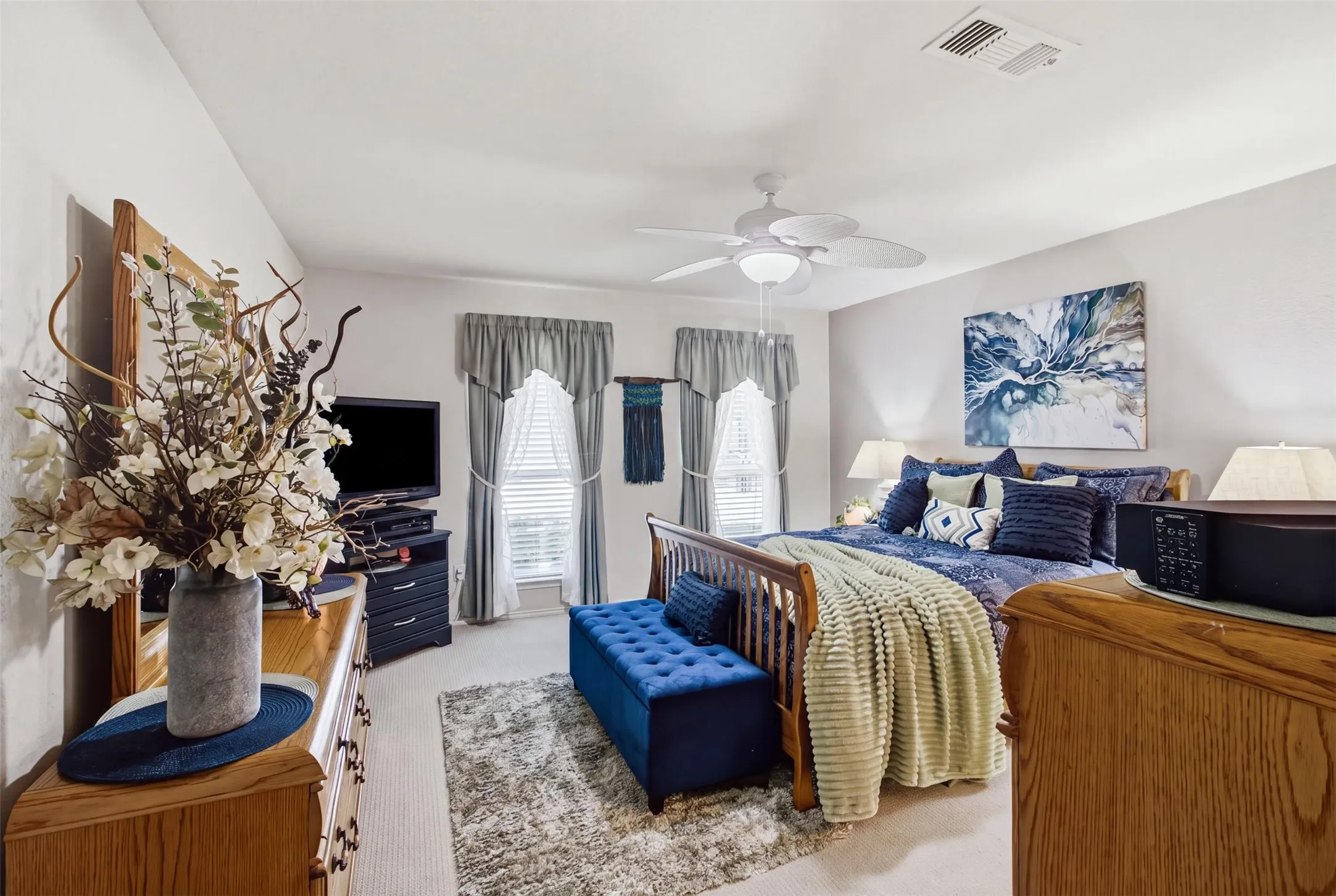 Single Family Residence For Sale in Tarrant County , 8509 Trinity Vista Trail, Fort Worth, Texas 76053, 4 Bedroom, 2 Bathroom, 2 Garage spaces, 2,077 Sqft, built in 2001, mls#21353388, Real Estate Agent in Fort Worth, Homes For Sale in Tarrant county, Homes For Sale in Fort Worth, Realtor in Fort Worth Texas, Real Estate Brokerage Independent Realty Texas, Luminita Cordes Realtor