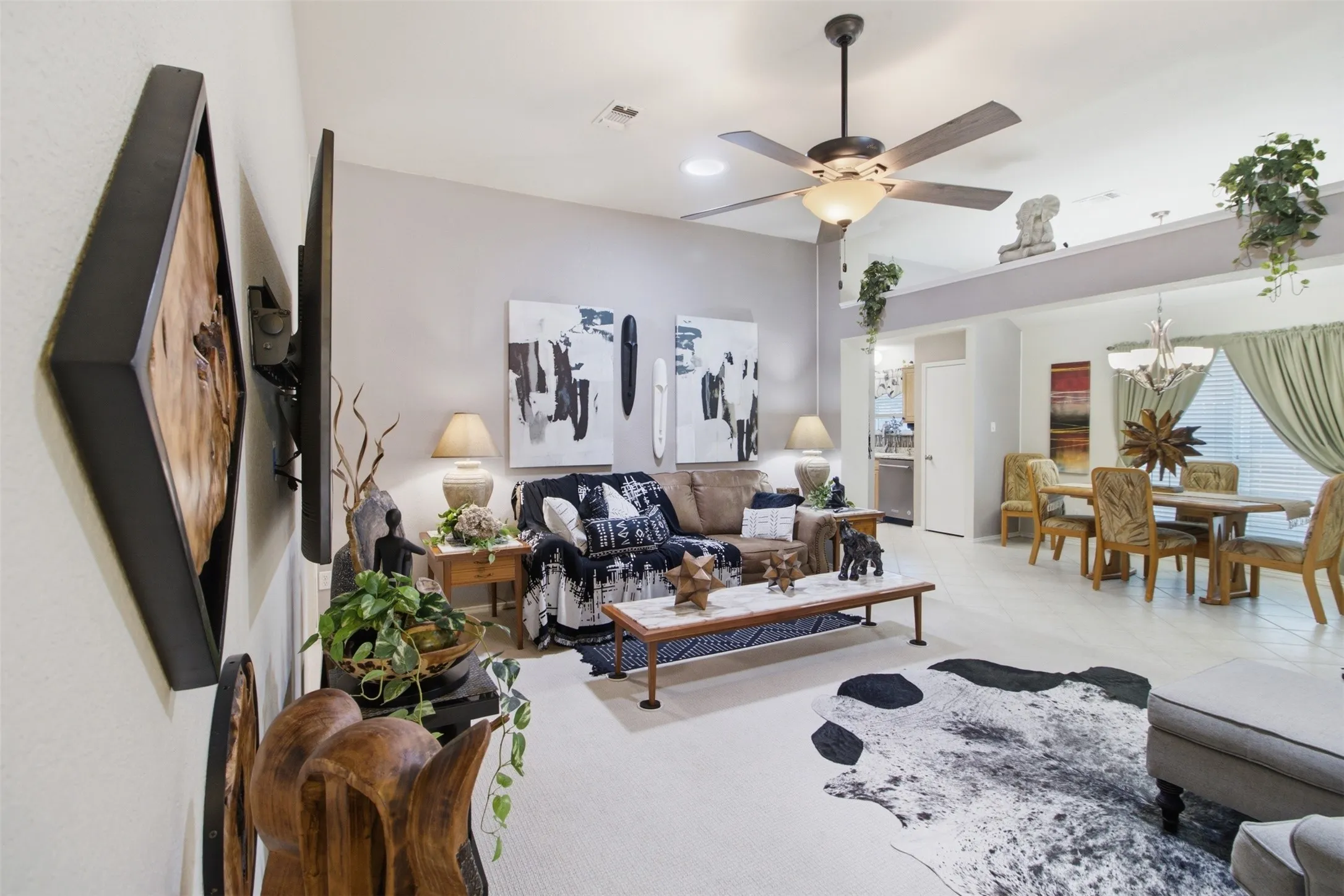 Single Family Residence For Sale in Tarrant County , 8509 Trinity Vista Trail, Fort Worth, Texas 76053, 4 Bedroom, 2 Bathroom, 2 Garage spaces, 2,077 Sqft, built in 2001, mls#21353388, Real Estate Agent in Fort Worth, Homes For Sale in Tarrant county, Homes For Sale in Fort Worth, Realtor in Fort Worth Texas, Real Estate Brokerage Independent Realty Texas, Luminita Cordes Realtor