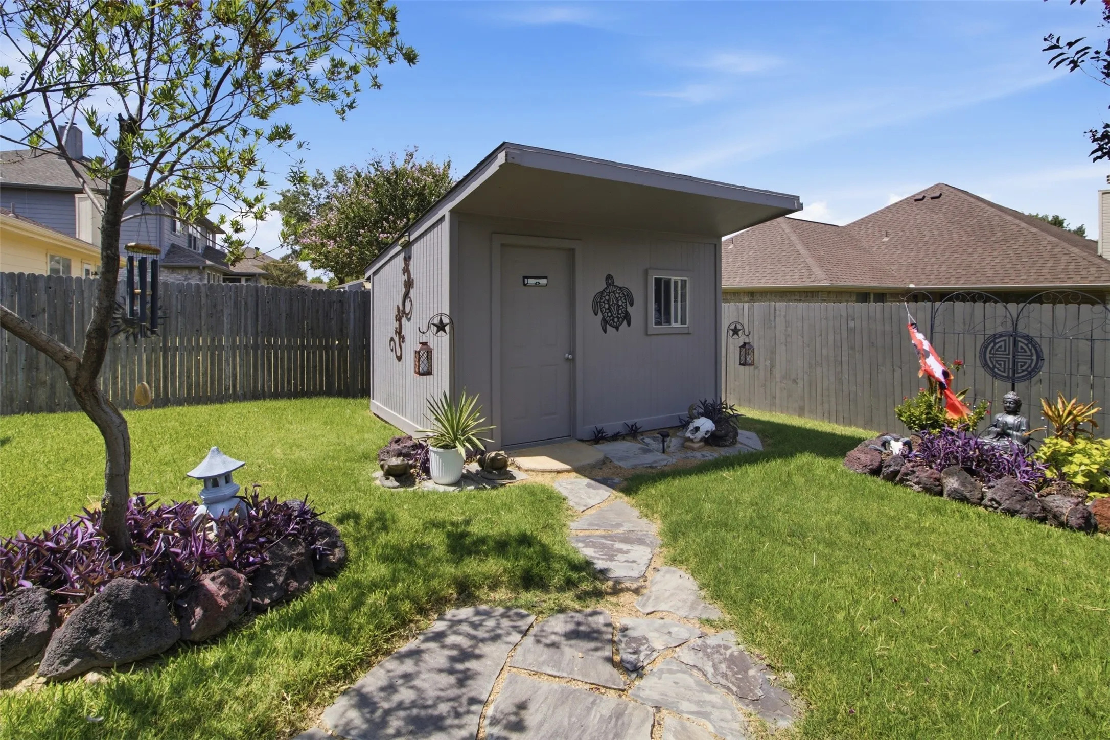 Single Family Residence For Sale in Tarrant County , 8509 Trinity Vista Trail, Fort Worth, Texas 76053, 4 Bedroom, 2 Bathroom, 2 Garage spaces, 2,077 Sqft, built in 2001, mls#21353388, Real Estate Agent in Fort Worth, Homes For Sale in Tarrant county, Homes For Sale in Fort Worth, Realtor in Fort Worth Texas, Real Estate Brokerage Independent Realty Texas, Luminita Cordes Realtor