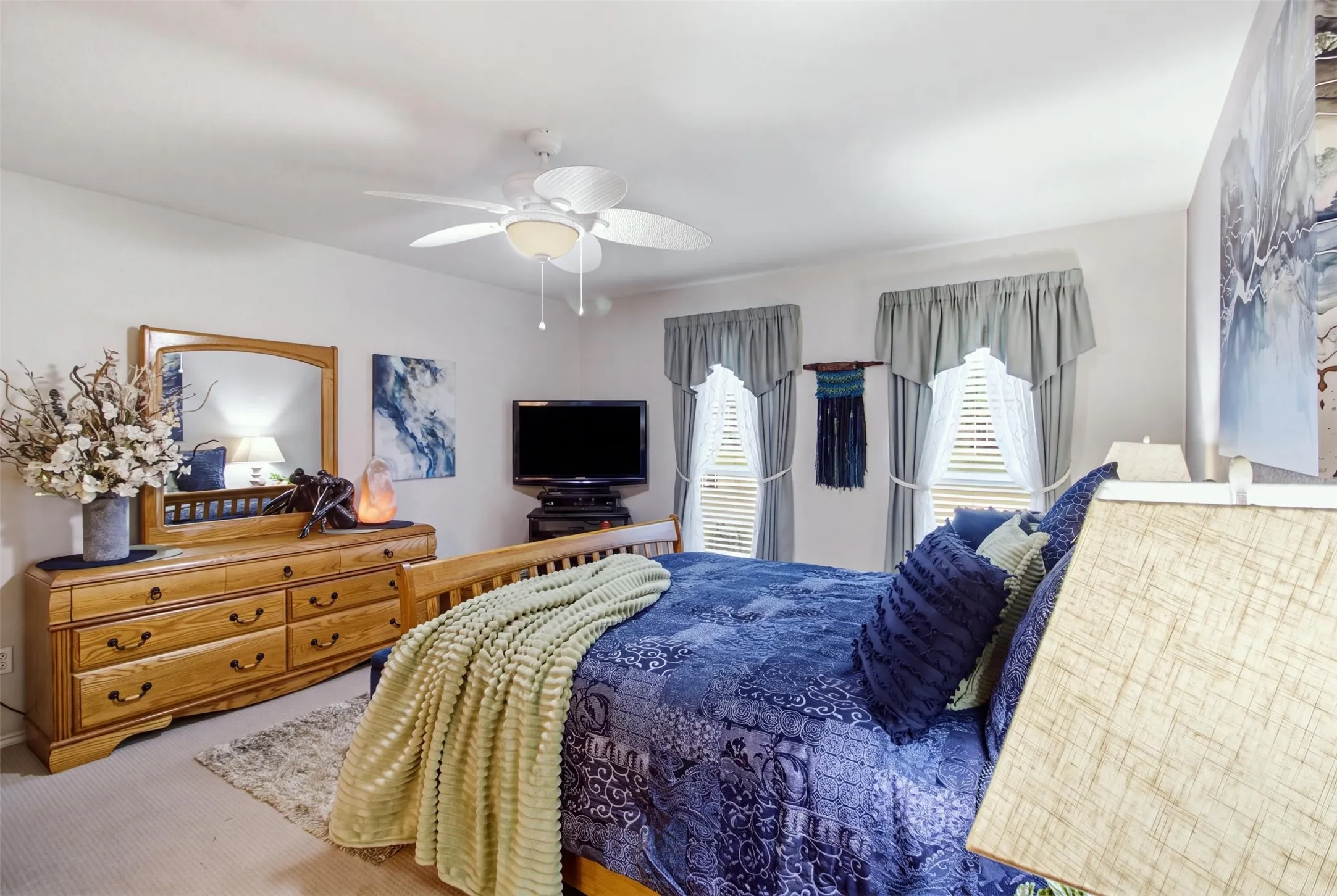Single Family Residence For Sale in Tarrant County , 8509 Trinity Vista Trail, Fort Worth, Texas 76053, 4 Bedroom, 2 Bathroom, 2 Garage spaces, 2,077 Sqft, built in 2001, mls#21353388, Real Estate Agent in Fort Worth, Homes For Sale in Tarrant county, Homes For Sale in Fort Worth, Realtor in Fort Worth Texas, Real Estate Brokerage Independent Realty Texas, Luminita Cordes Realtor