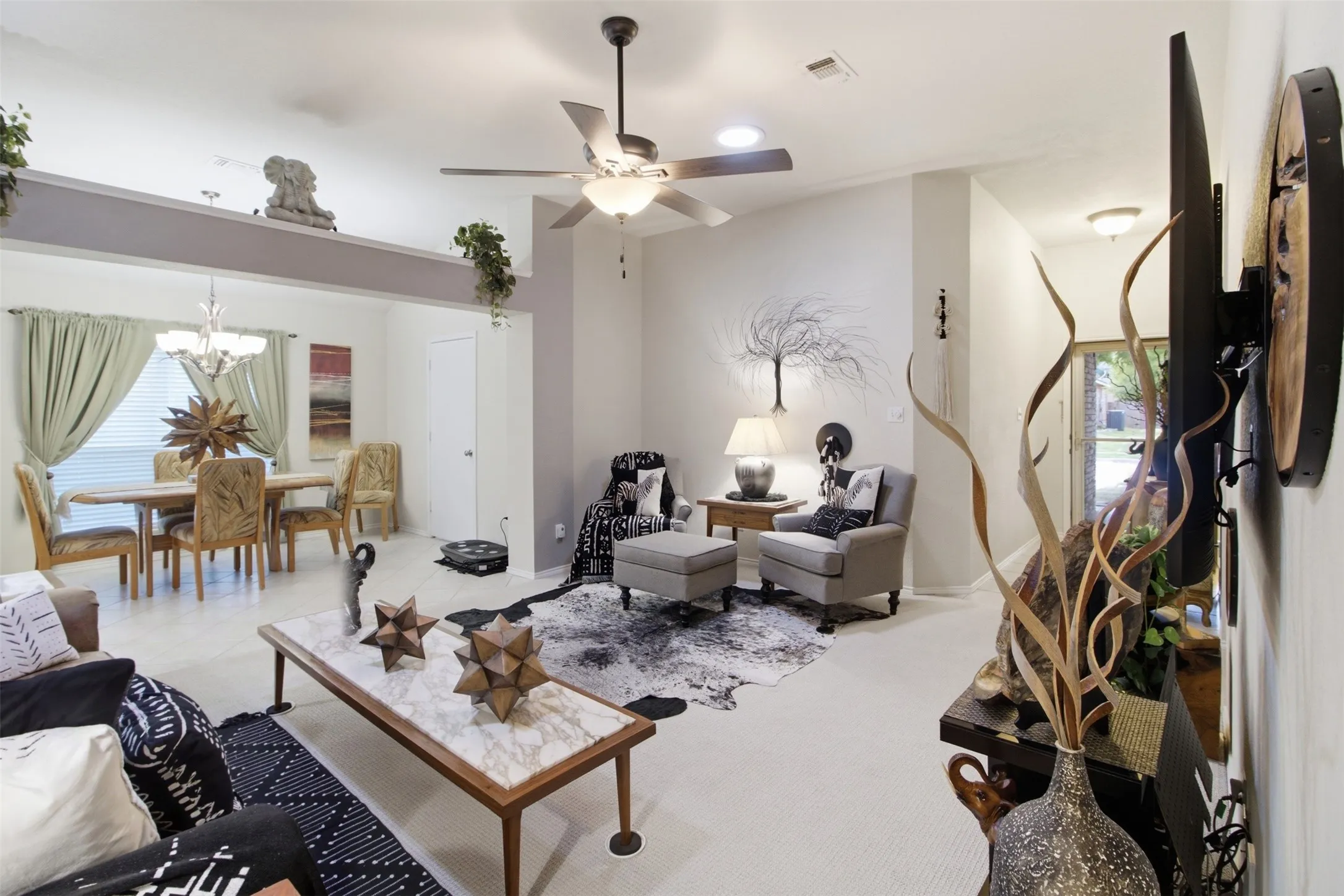 Single Family Residence For Sale in Tarrant County , 8509 Trinity Vista Trail, Fort Worth, Texas 76053, 4 Bedroom, 2 Bathroom, 2 Garage spaces, 2,077 Sqft, built in 2001, mls#21353388, Real Estate Agent in Fort Worth, Homes For Sale in Tarrant county, Homes For Sale in Fort Worth, Realtor in Fort Worth Texas, Real Estate Brokerage Independent Realty Texas, Luminita Cordes Realtor