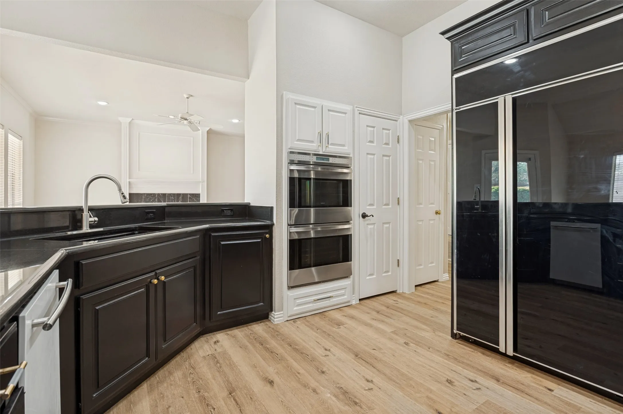 Single Family Residence For Sale in Tarrant County , 1708 Meadow Crest Lane, Mansfield, Texas 76063, 4 Bedroom, 3 Bathroom, 2 Garage spaces, 2,352 Sqft, built in 1996, mls#21328257, Real Estate Agent in Mansfield, Homes For Sale in Tarrant county, Homes For Sale in Mansfield, Realtor in Mansfield Texas, Real Estate Brokerage Independent Realty Texas, Luminita Cordes Realtor