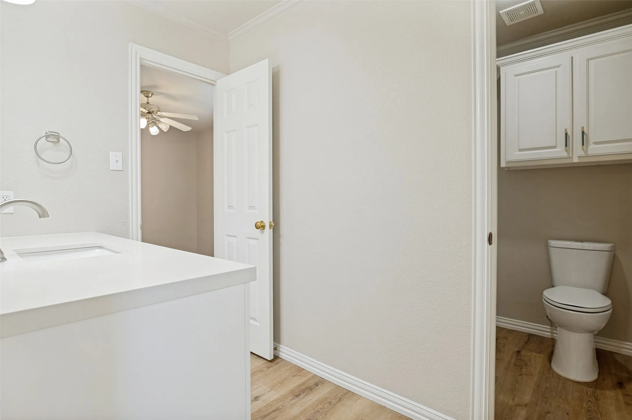 Single Family Residence For Sale in Tarrant County , 1708 Meadow Crest Lane, Mansfield, Texas 76063, 4 Bedroom, 3 Bathroom, 2 Garage spaces, 2,352 Sqft, built in 1996, mls#21328257, Real Estate Agent in Mansfield, Homes For Sale in Tarrant county, Homes For Sale in Mansfield, Realtor in Mansfield Texas, Real Estate Brokerage Independent Realty Texas, Luminita Cordes Realtor