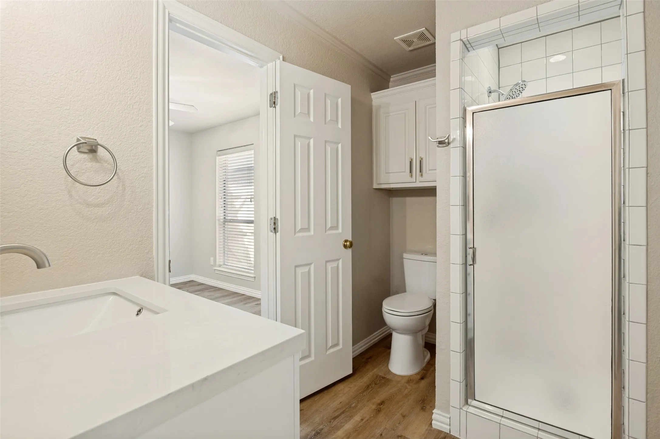 Single Family Residence For Sale in Tarrant County , 1708 Meadow Crest Lane, Mansfield, Texas 76063, 4 Bedroom, 3 Bathroom, 2 Garage spaces, 2,352 Sqft, built in 1996, mls#21328257, Real Estate Agent in Mansfield, Homes For Sale in Tarrant county, Homes For Sale in Mansfield, Realtor in Mansfield Texas, Real Estate Brokerage Independent Realty Texas, Luminita Cordes Realtor