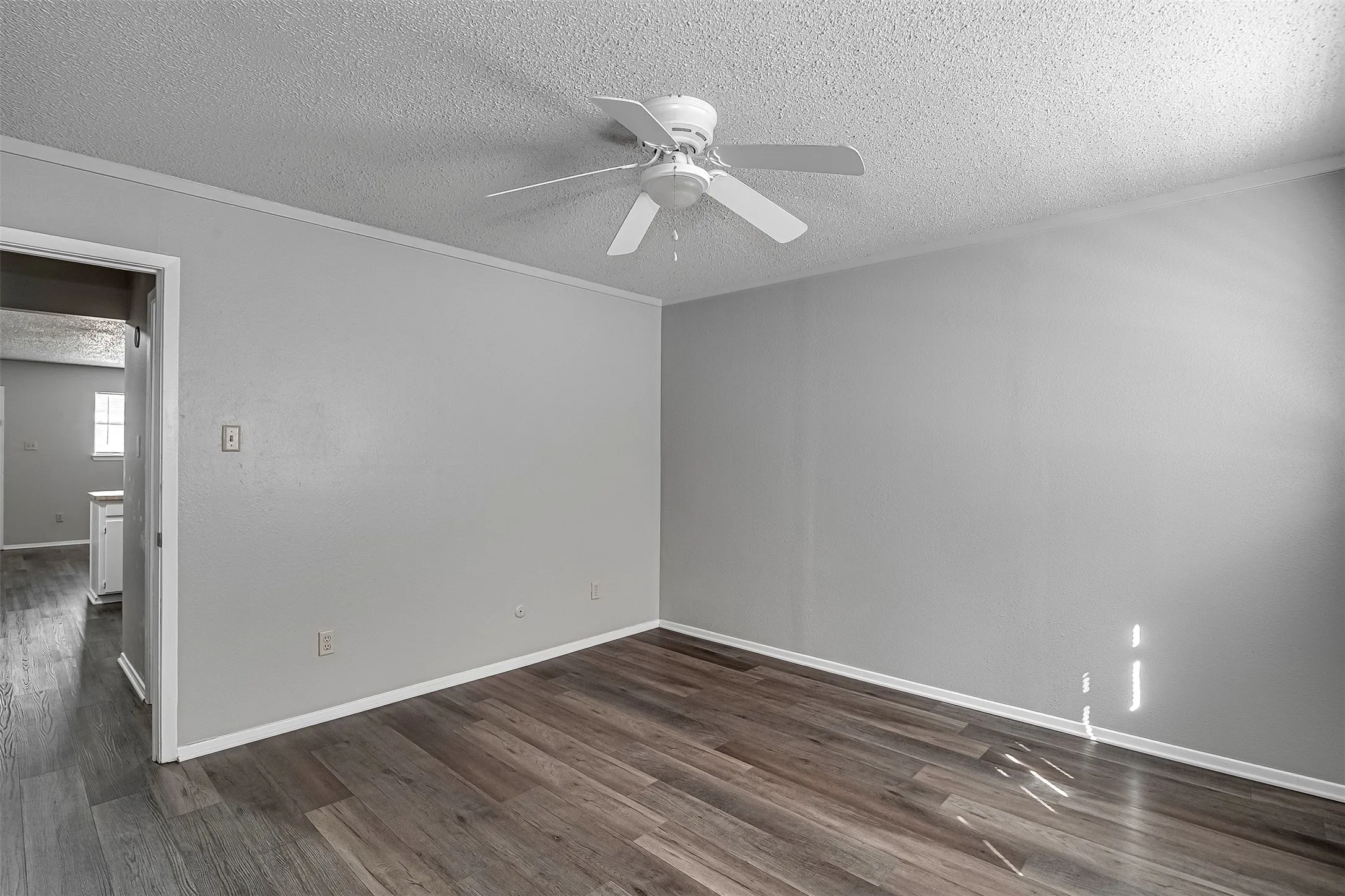Apartment For Rent in Johnson County , 1709 Short Street B, Cleburne, Texas 76033, 1 Bedroom, 1 Bathroom, Garage spaces, 675 Sqft, built in 1980, mls#21355274, Real Estate Agent in Cleburne, Homes For Rent in Johnson county, Homes For Rent in Cleburne, Realtor in Cleburne Texas, Real Estate Brokerage Independent Realty Texas, Luminita Cordes Realtor