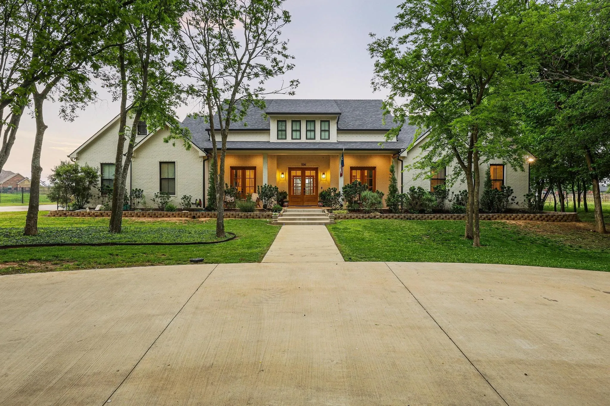 Single Family Residence For Sale in Grayson County , 104 Beavers Bend Drive, Gunter, Texas 75058, 4 Bedroom, 5 Bathroom, 2 Garage spaces, 3,351 Sqft, built in 2021, mls#21355365, Real Estate Agent in Gunter, Homes For Sale in Grayson county, Homes For Sale in Gunter, Realtor in Gunter Texas, Real Estate Brokerage Independent Realty Texas, Luminita Cordes Realtor