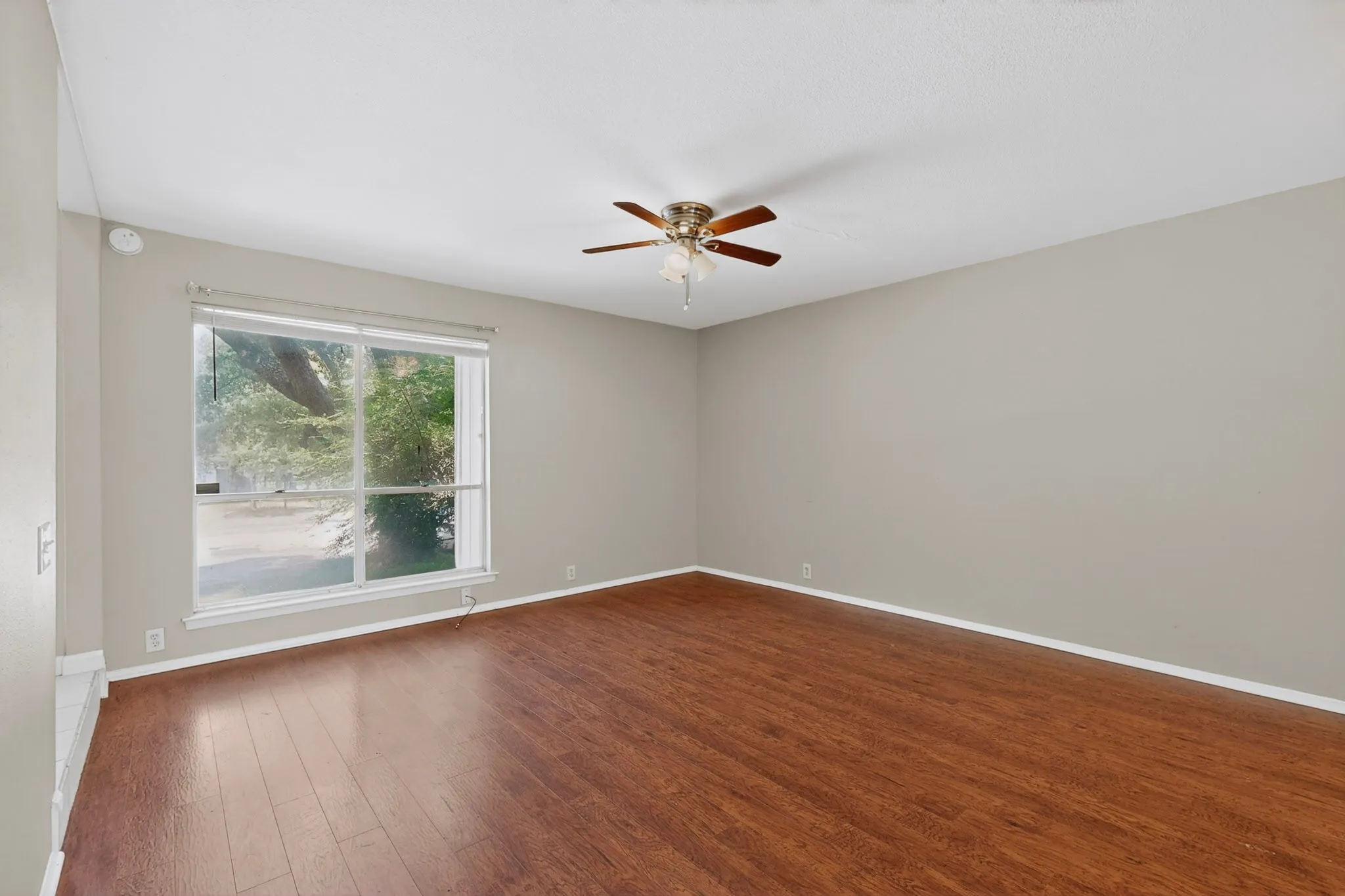 Townhouse For Rent in Dallas County , 11940 Leisure Drive, Dallas, Texas 75243, 2 Bedroom, 3 Bathroom, Garage spaces, 1,564 Sqft, built in 1973, mls#21355215, Real Estate Agent in Dallas, Homes For Rent in Dallas county, Homes For Rent in Dallas, Realtor in Dallas Texas, Real Estate Brokerage Independent Realty Texas, Luminita Cordes Realtor