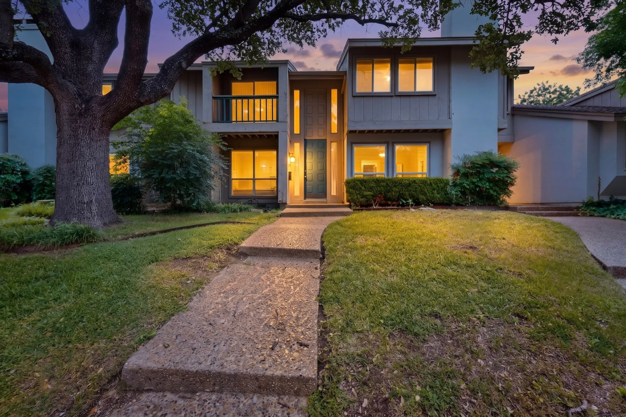 Townhouse For Rent in Dallas County , 11940 Leisure Drive, Dallas, Texas 75243, 2 Bedroom, 3 Bathroom, Garage spaces, 1,564 Sqft, built in 1973, mls#21355215, Real Estate Agent in Dallas, Homes For Rent in Dallas county, Homes For Rent in Dallas, Realtor in Dallas Texas, Real Estate Brokerage Independent Realty Texas, Luminita Cordes Realtor