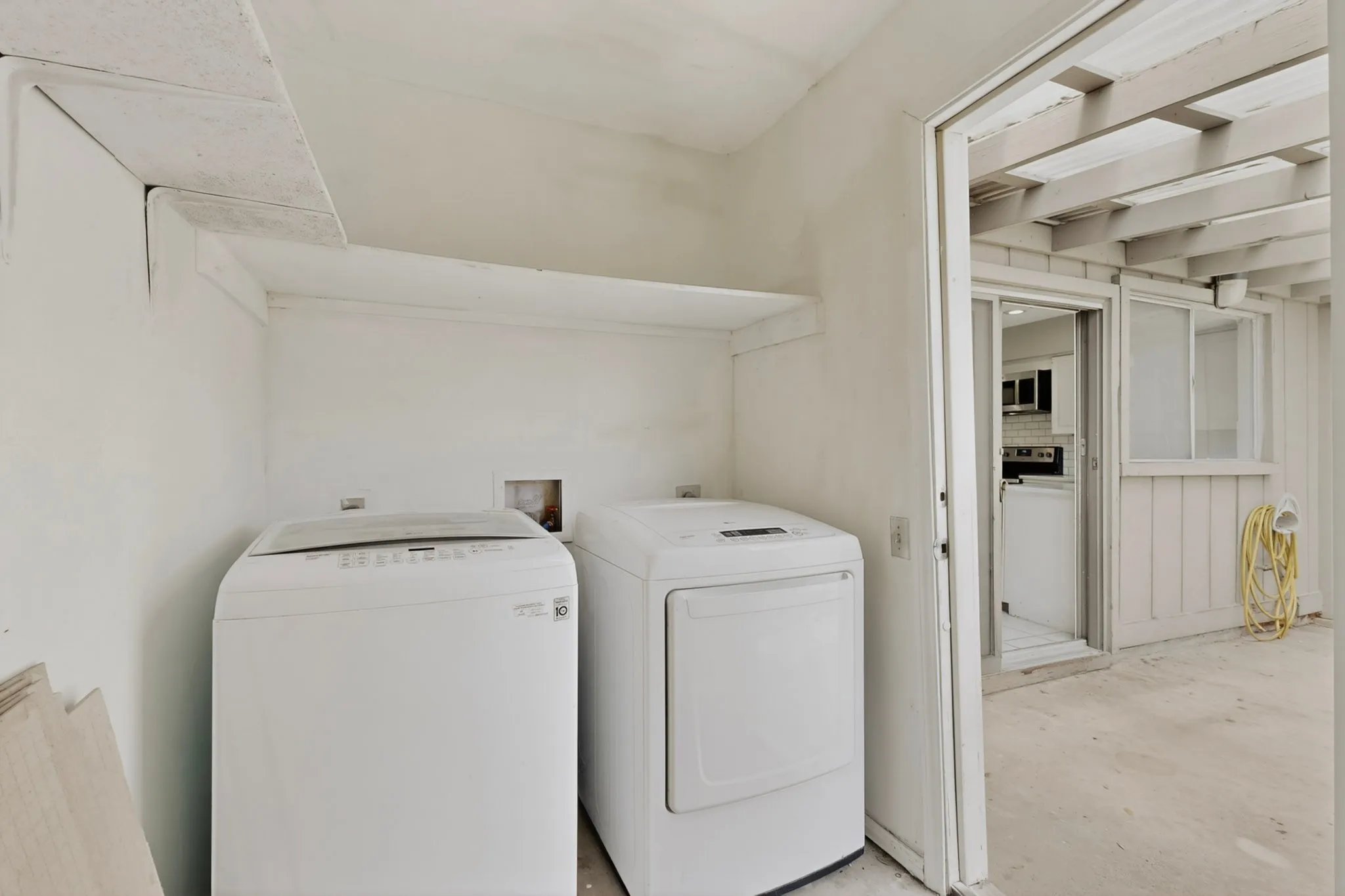 Townhouse For Rent in Dallas County , 11940 Leisure Drive, Dallas, Texas 75243, 2 Bedroom, 3 Bathroom, Garage spaces, 1,564 Sqft, built in 1973, mls#21355215, Real Estate Agent in Dallas, Homes For Rent in Dallas county, Homes For Rent in Dallas, Realtor in Dallas Texas, Real Estate Brokerage Independent Realty Texas, Luminita Cordes Realtor