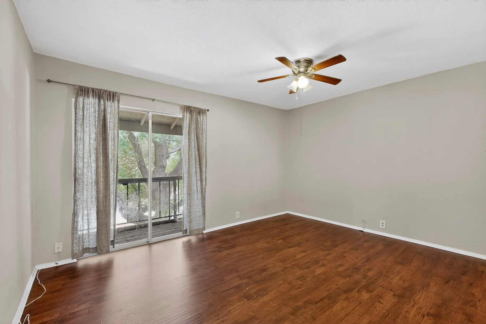Townhouse For Rent in Dallas County , 11940 Leisure Drive, Dallas, Texas 75243, 2 Bedroom, 3 Bathroom, Garage spaces, 1,564 Sqft, built in 1973, mls#21355215, Real Estate Agent in Dallas, Homes For Rent in Dallas county, Homes For Rent in Dallas, Realtor in Dallas Texas, Real Estate Brokerage Independent Realty Texas, Luminita Cordes Realtor