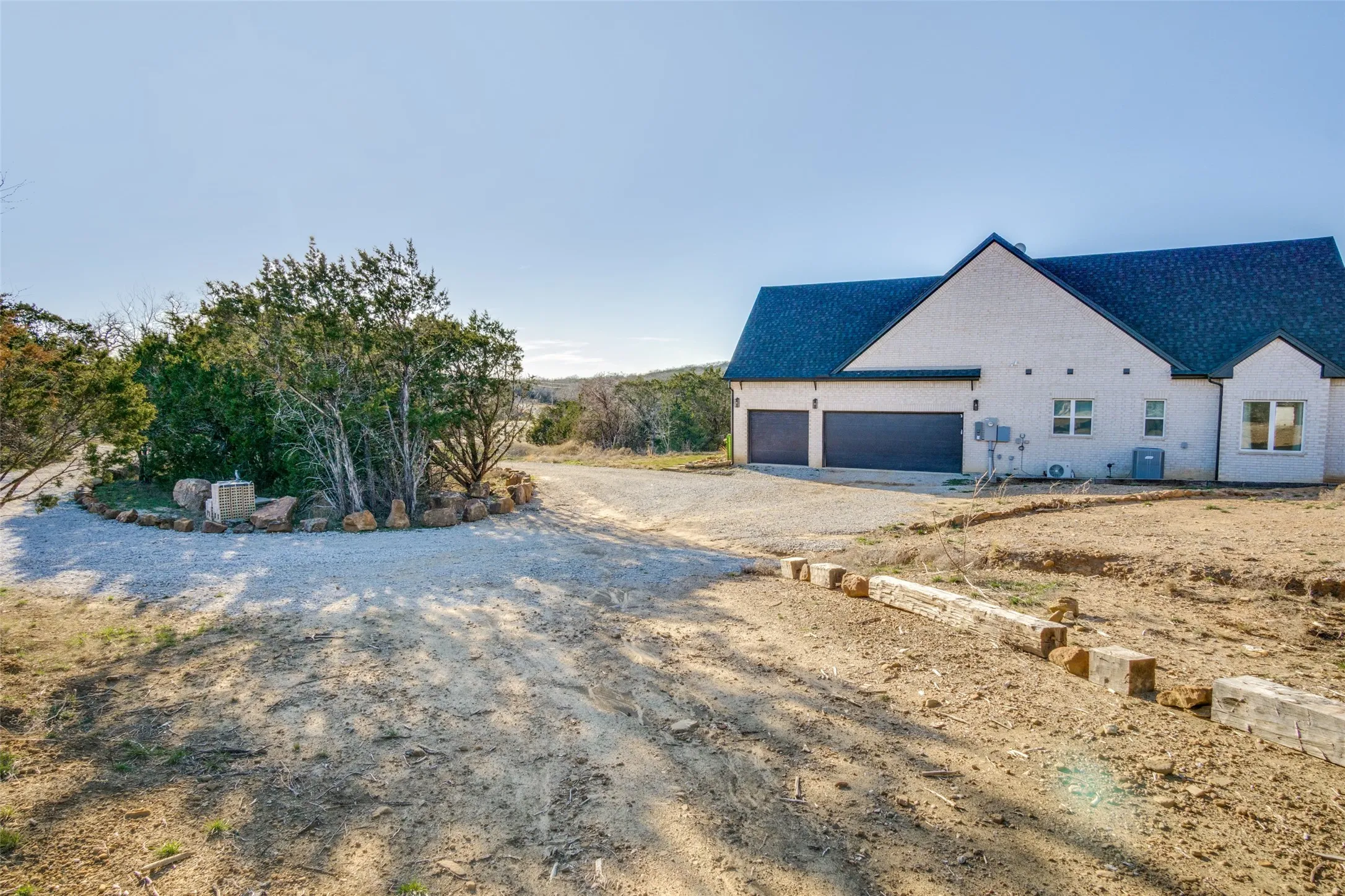 Single Family Residence For Sale in Palo Pinto County , 112 Wooded Acres Drive, Mineral Wells, Texas 76067, 4 Bedroom, 5 Bathroom, 3 Garage spaces, 3,600 Sqft, built in 2022, Price $875,000, mls#21355386, Real Estate Agent in Mineral Wells, Homes For Sale in Palo Pinto county, Homes For Sale in Mineral Wells, Realtor in Mineral Wells Texas, Real Estate Brokerage Independent Realty Texas, Luminita Cordes Realtor