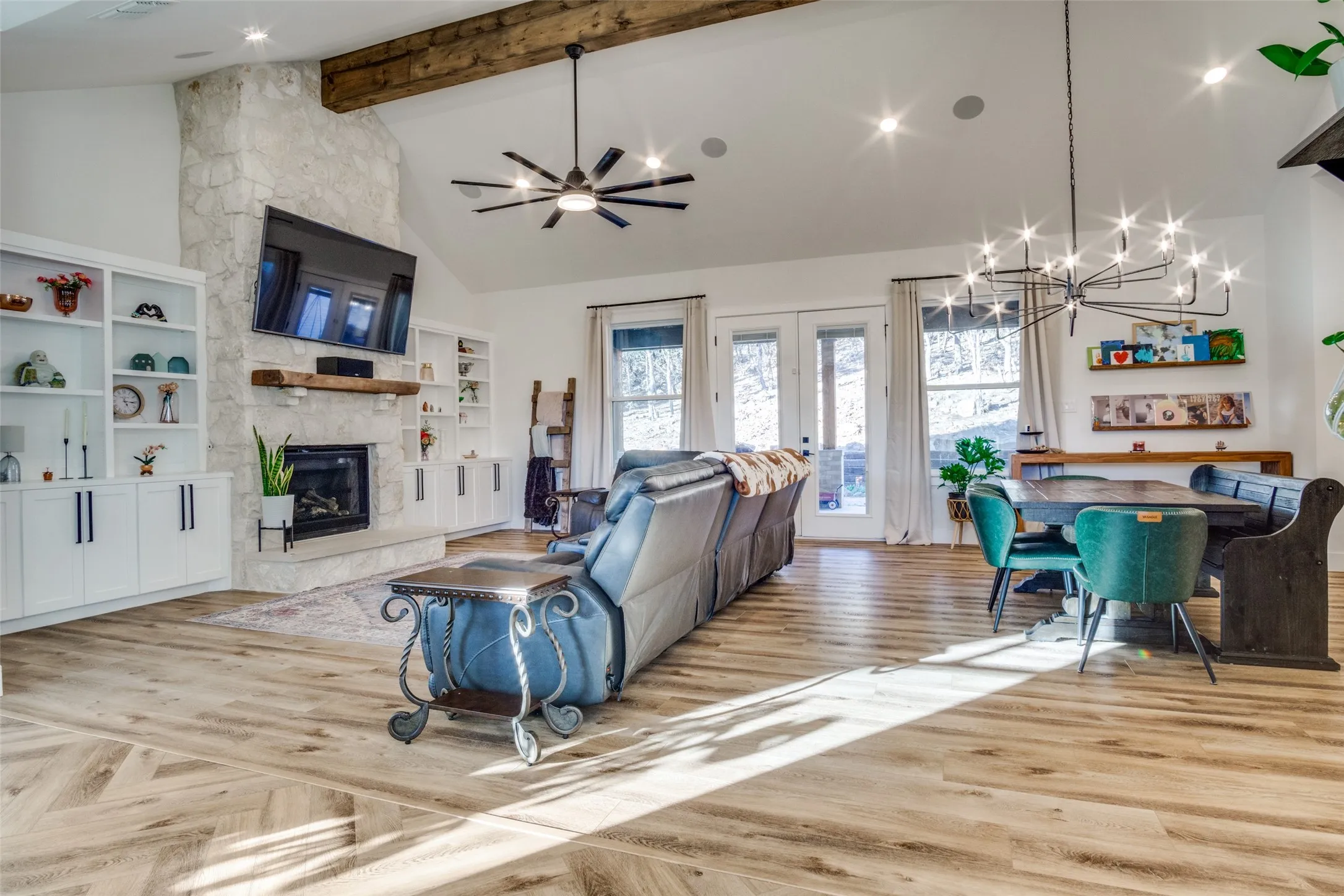 Single Family Residence For Sale in Palo Pinto County , 112 Wooded Acres Drive, Mineral Wells, Texas 76067, 4 Bedroom, 5 Bathroom, 3 Garage spaces, 3,600 Sqft, built in 2022, Price $875,000, mls#21355386, Real Estate Agent in Mineral Wells, Homes For Sale in Palo Pinto county, Homes For Sale in Mineral Wells, Realtor in Mineral Wells Texas, Real Estate Brokerage Independent Realty Texas, Luminita Cordes Realtor