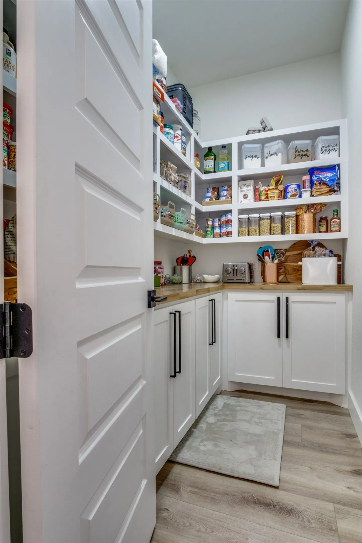 Single Family Residence For Sale in Palo Pinto County , 112 Wooded Acres Drive, Mineral Wells, Texas 76067, 4 Bedroom, 5 Bathroom, 3 Garage spaces, 3,600 Sqft, built in 2022, Price $875,000, mls#21355386, Real Estate Agent in Mineral Wells, Homes For Sale in Palo Pinto county, Homes For Sale in Mineral Wells, Realtor in Mineral Wells Texas, Real Estate Brokerage Independent Realty Texas, Luminita Cordes Realtor