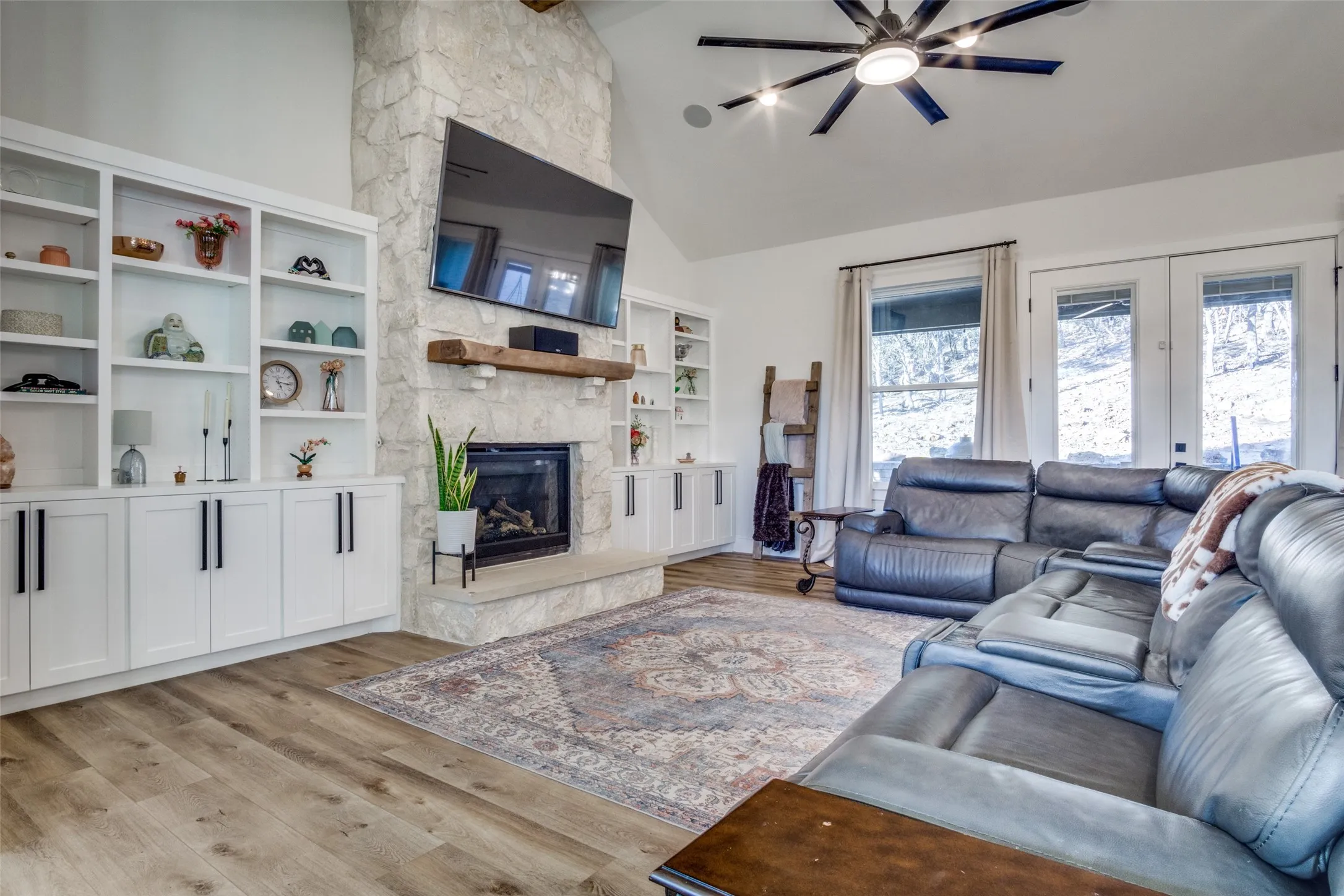 Single Family Residence For Sale in Palo Pinto County , 112 Wooded Acres Drive, Mineral Wells, Texas 76067, 4 Bedroom, 5 Bathroom, 3 Garage spaces, 3,600 Sqft, built in 2022, Price $875,000, mls#21355386, Real Estate Agent in Mineral Wells, Homes For Sale in Palo Pinto county, Homes For Sale in Mineral Wells, Realtor in Mineral Wells Texas, Real Estate Brokerage Independent Realty Texas, Luminita Cordes Realtor