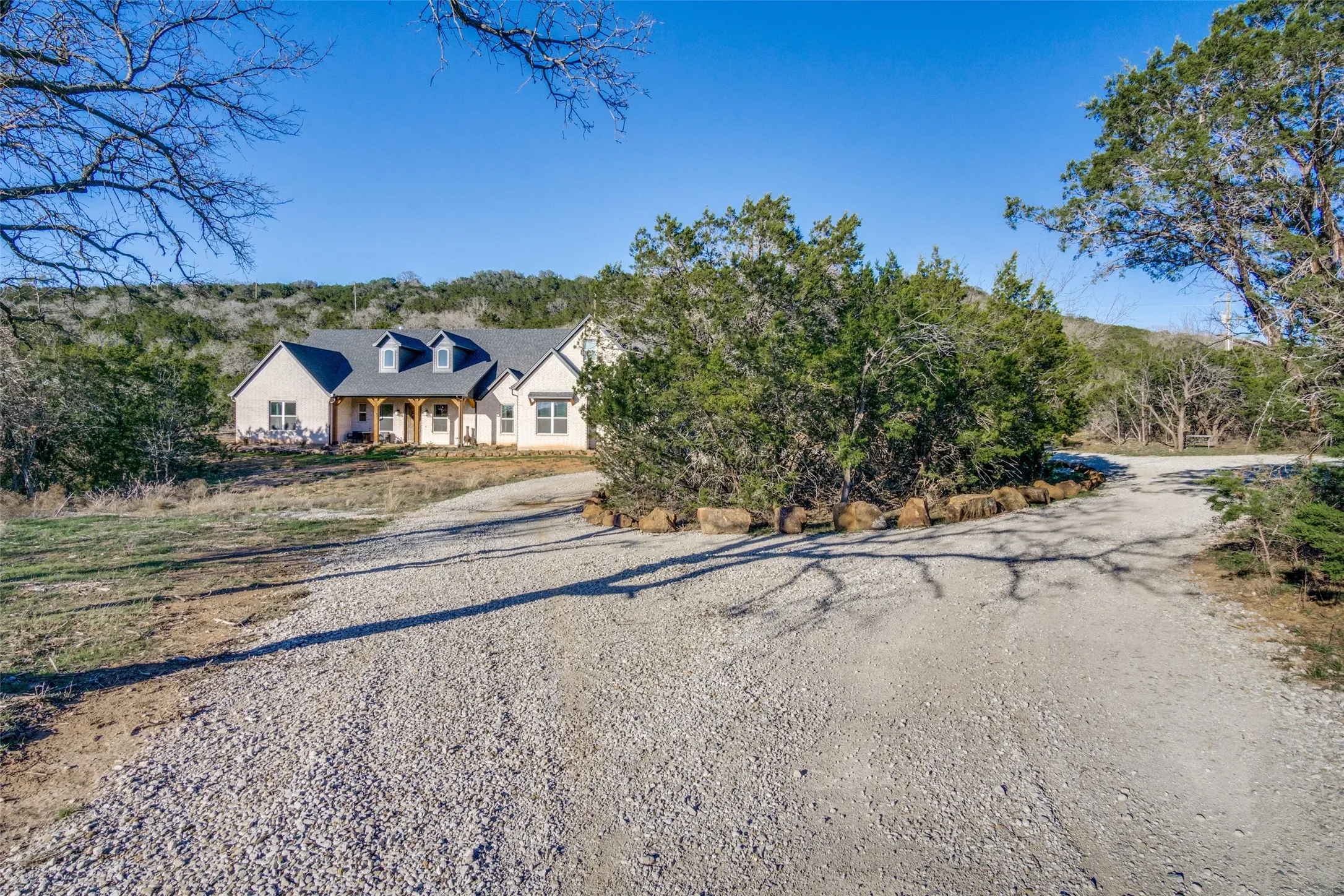 Single Family Residence For Sale in Palo Pinto County , 112 Wooded Acres Drive, Mineral Wells, Texas 76067, 4 Bedroom, 5 Bathroom, 3 Garage spaces, 3,600 Sqft, built in 2022, Price $875,000, mls#21355386, Real Estate Agent in Mineral Wells, Homes For Sale in Palo Pinto county, Homes For Sale in Mineral Wells, Realtor in Mineral Wells Texas, Real Estate Brokerage Independent Realty Texas, Luminita Cordes Realtor