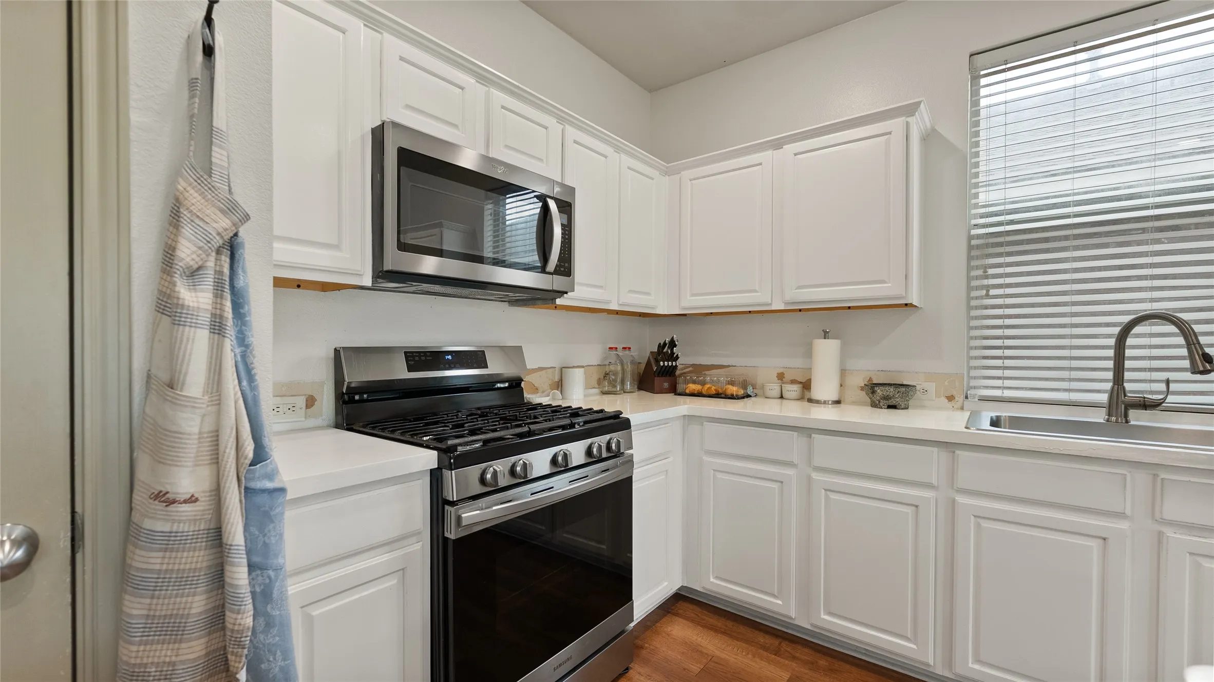 Kitchen with large island and Stainless Steel Appliances
