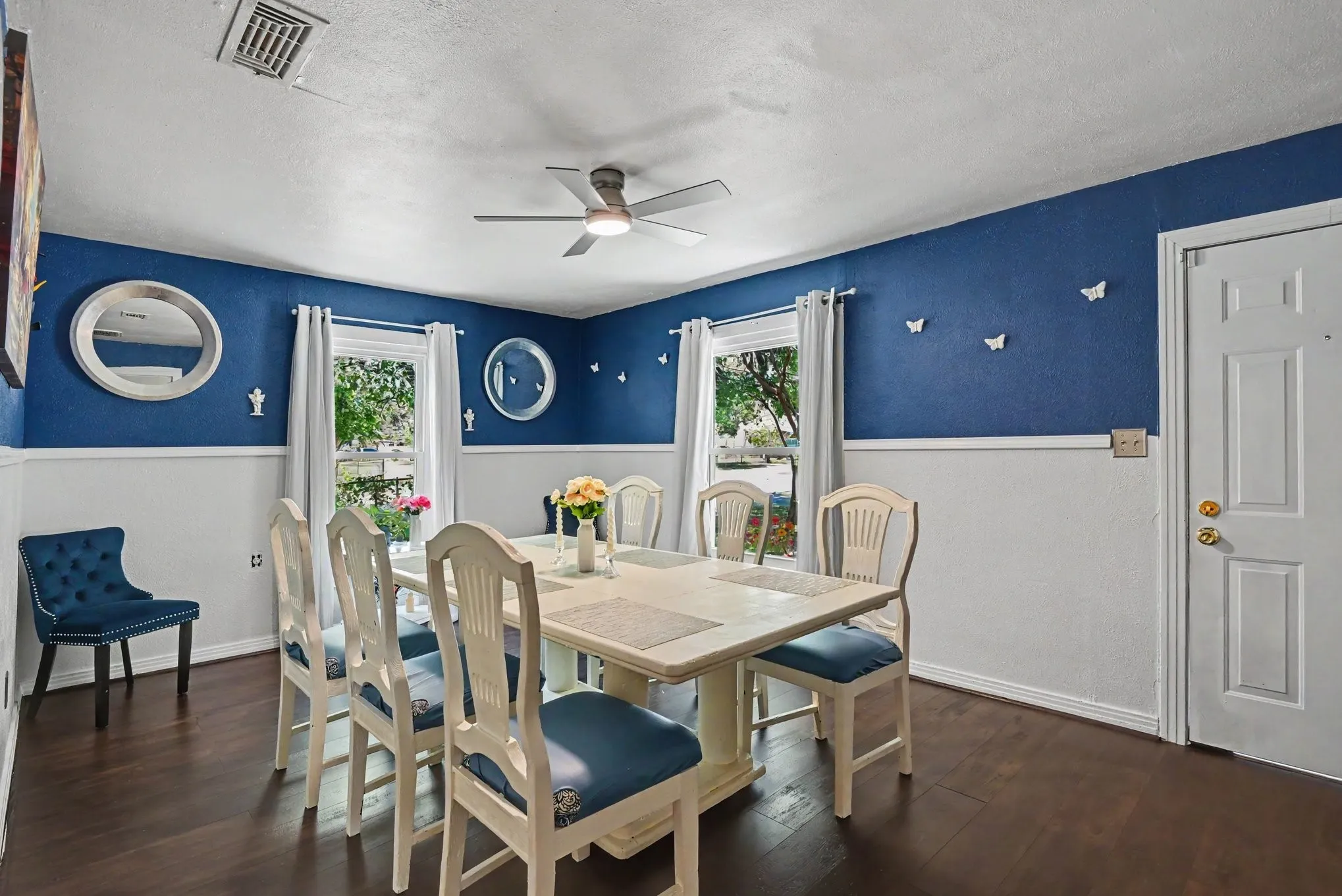 Single Family Residence For Sale in Tarrant County , 5533 Yeary Street, Sansom Park, Texas 76114, 4 Bedroom, 2 Bathroom, 2 Garage spaces, 1,616 Sqft, built in 1945, mls#21355390, Real Estate Agent in Sansom Park, Homes For Sale in Tarrant county, Homes For Sale in Sansom Park, Realtor in Sansom Park Texas, Real Estate Brokerage Independent Realty Texas, Luminita Cordes Realtor