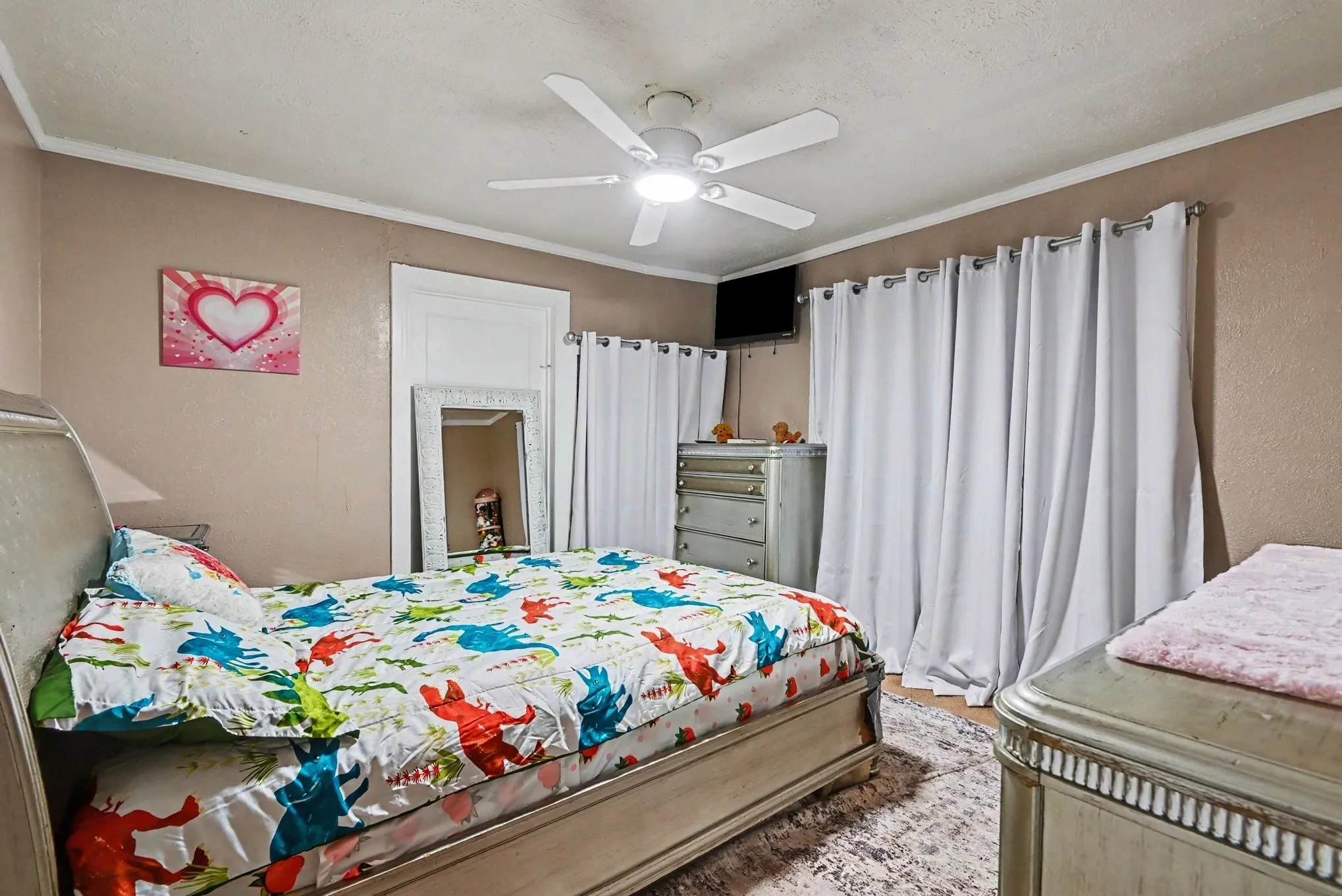 Single Family Residence For Sale in Tarrant County , 5533 Yeary Street, Sansom Park, Texas 76114, 4 Bedroom, 2 Bathroom, 2 Garage spaces, 1,616 Sqft, built in 1945, mls#21355390, Real Estate Agent in Sansom Park, Homes For Sale in Tarrant county, Homes For Sale in Sansom Park, Realtor in Sansom Park Texas, Real Estate Brokerage Independent Realty Texas, Luminita Cordes Realtor