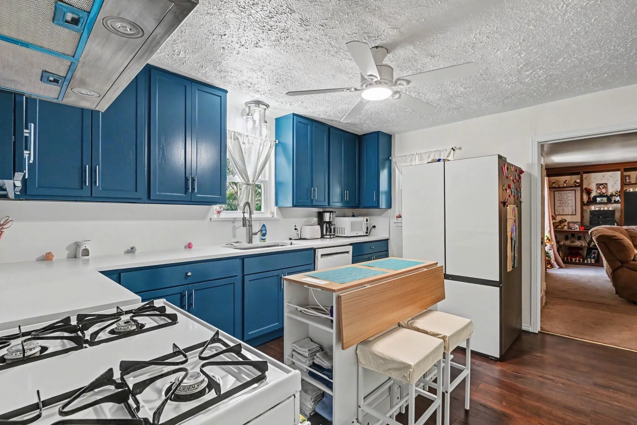 Single Family Residence For Sale in Tarrant County , 5533 Yeary Street, Sansom Park, Texas 76114, 4 Bedroom, 2 Bathroom, 2 Garage spaces, 1,616 Sqft, built in 1945, mls#21355390, Real Estate Agent in Sansom Park, Homes For Sale in Tarrant county, Homes For Sale in Sansom Park, Realtor in Sansom Park Texas, Real Estate Brokerage Independent Realty Texas, Luminita Cordes Realtor
