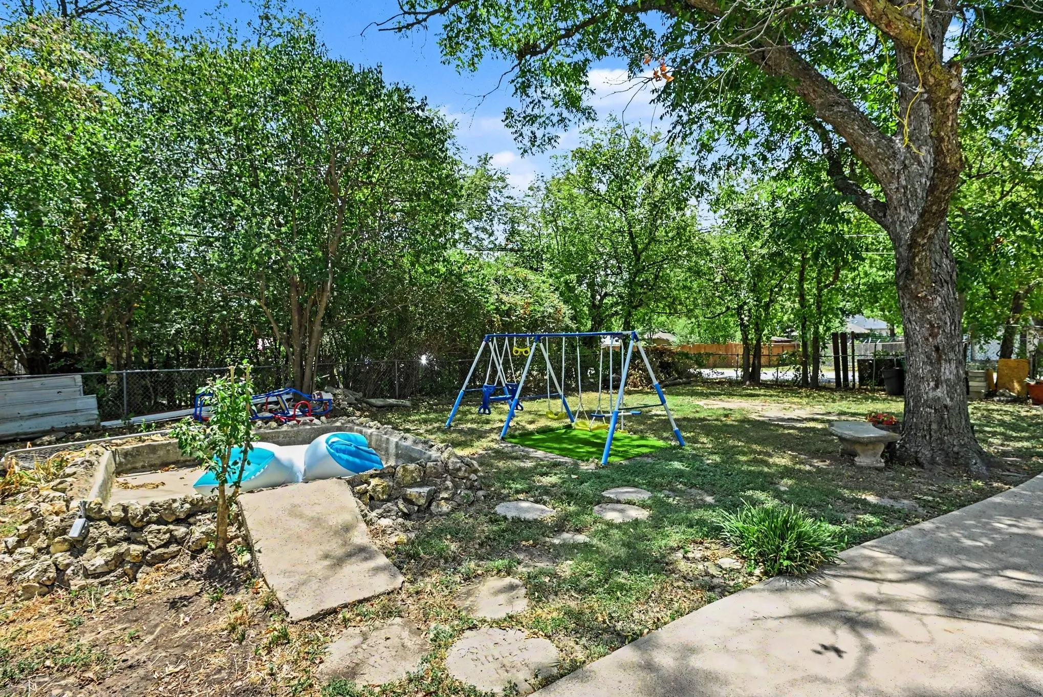 Single Family Residence For Sale in Tarrant County , 5533 Yeary Street, Sansom Park, Texas 76114, 4 Bedroom, 2 Bathroom, 2 Garage spaces, 1,616 Sqft, built in 1945, mls#21355390, Real Estate Agent in Sansom Park, Homes For Sale in Tarrant county, Homes For Sale in Sansom Park, Realtor in Sansom Park Texas, Real Estate Brokerage Independent Realty Texas, Luminita Cordes Realtor