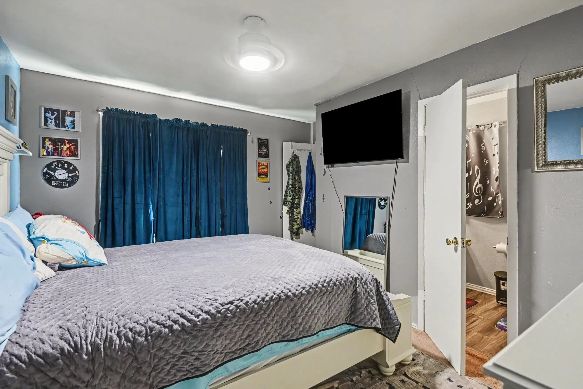 Single Family Residence For Sale in Tarrant County , 5533 Yeary Street, Sansom Park, Texas 76114, 4 Bedroom, 2 Bathroom, 2 Garage spaces, 1,616 Sqft, built in 1945, mls#21355390, Real Estate Agent in Sansom Park, Homes For Sale in Tarrant county, Homes For Sale in Sansom Park, Realtor in Sansom Park Texas, Real Estate Brokerage Independent Realty Texas, Luminita Cordes Realtor