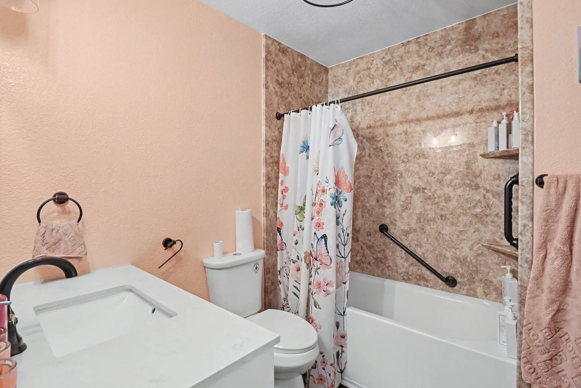 Single Family Residence For Sale in Tarrant County , 5533 Yeary Street, Sansom Park, Texas 76114, 4 Bedroom, 2 Bathroom, 2 Garage spaces, 1,616 Sqft, built in 1945, mls#21355390, Real Estate Agent in Sansom Park, Homes For Sale in Tarrant county, Homes For Sale in Sansom Park, Realtor in Sansom Park Texas, Real Estate Brokerage Independent Realty Texas, Luminita Cordes Realtor