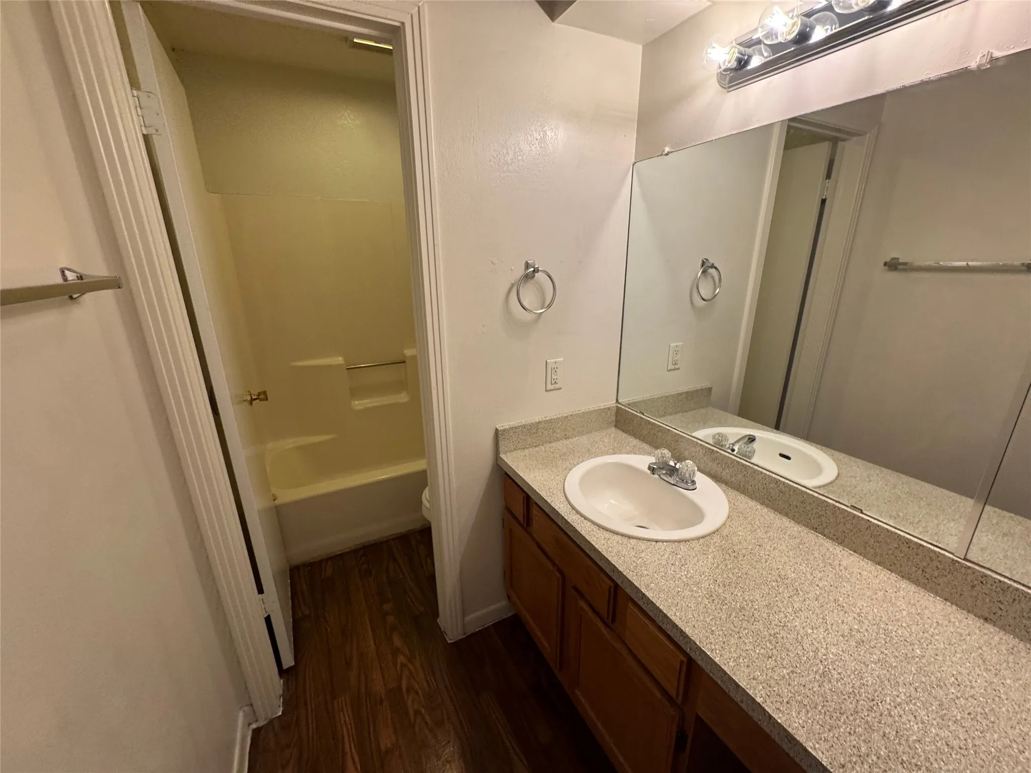 Single Family Residence For Rent in Tarrant County , 7510 Connie Lane, North Richland Hills, Texas 76182, 3 Bedroom, 2 Bathroom, 2 Garage spaces, 1,440 Sqft, built in 1986, mls#21355393, Real Estate Agent in North Richland Hills, Homes For Rent in Tarrant county, Homes For Rent in North Richland Hills, Realtor in North Richland Hills Texas, Real Estate Brokerage Independent Realty Texas, Luminita Cordes Realtor