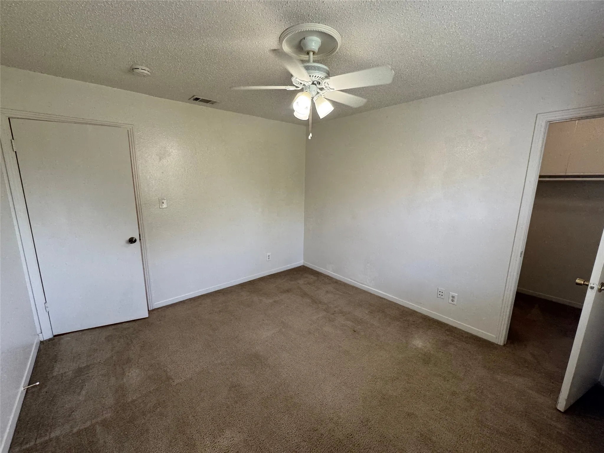 Single Family Residence For Rent in Tarrant County , 7510 Connie Lane, North Richland Hills, Texas 76182, 3 Bedroom, 2 Bathroom, 2 Garage spaces, 1,440 Sqft, built in 1986, mls#21355393, Real Estate Agent in North Richland Hills, Homes For Rent in Tarrant county, Homes For Rent in North Richland Hills, Realtor in North Richland Hills Texas, Real Estate Brokerage Independent Realty Texas, Luminita Cordes Realtor