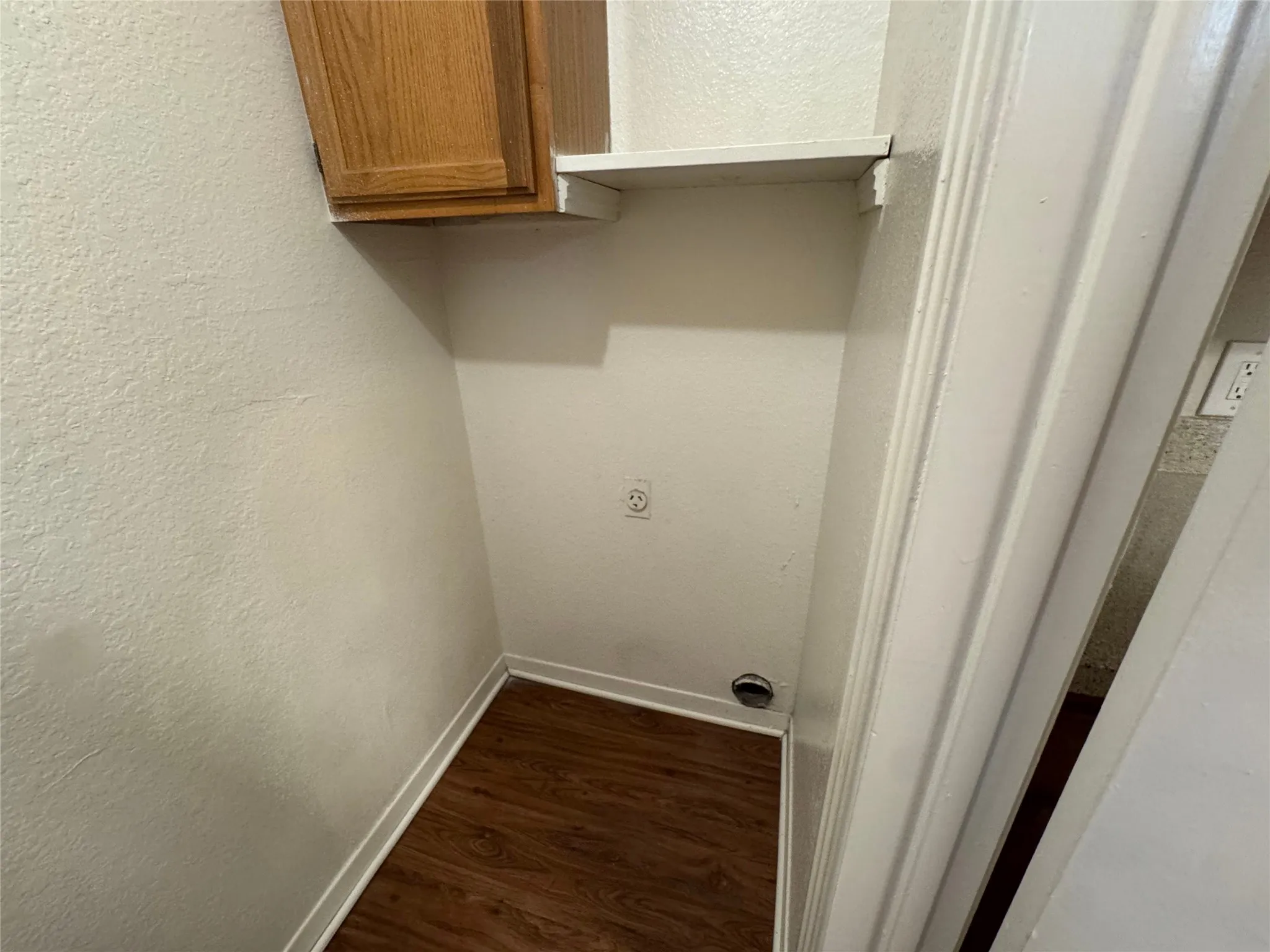 Single Family Residence For Rent in Tarrant County , 7510 Connie Lane, North Richland Hills, Texas 76182, 3 Bedroom, 2 Bathroom, 2 Garage spaces, 1,440 Sqft, built in 1986, mls#21355393, Real Estate Agent in North Richland Hills, Homes For Rent in Tarrant county, Homes For Rent in North Richland Hills, Realtor in North Richland Hills Texas, Real Estate Brokerage Independent Realty Texas, Luminita Cordes Realtor