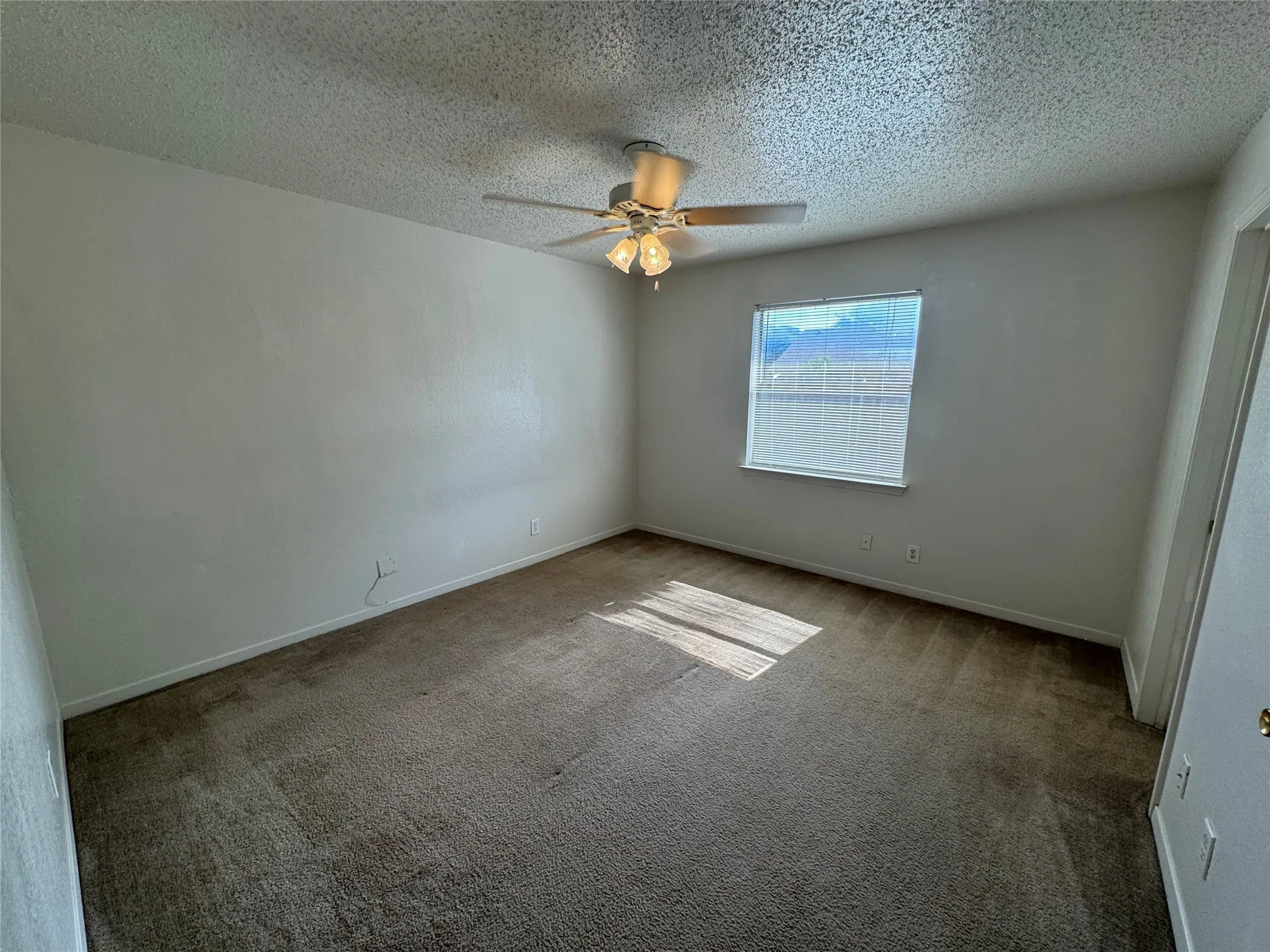 Single Family Residence For Rent in Tarrant County , 7510 Connie Lane, North Richland Hills, Texas 76182, 3 Bedroom, 2 Bathroom, 2 Garage spaces, 1,440 Sqft, built in 1986, mls#21355393, Real Estate Agent in North Richland Hills, Homes For Rent in Tarrant county, Homes For Rent in North Richland Hills, Realtor in North Richland Hills Texas, Real Estate Brokerage Independent Realty Texas, Luminita Cordes Realtor