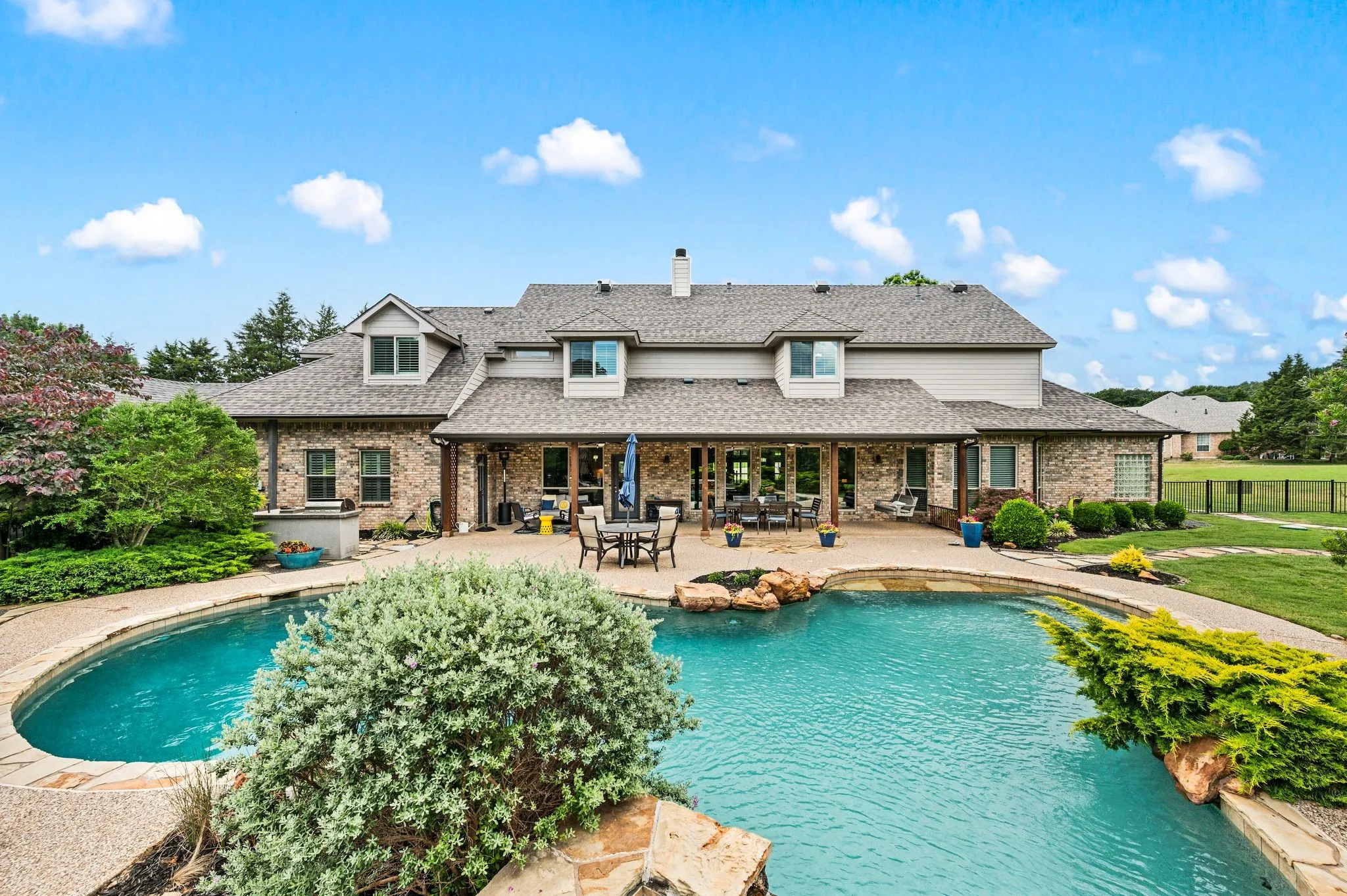 Heated salt water pool & spa