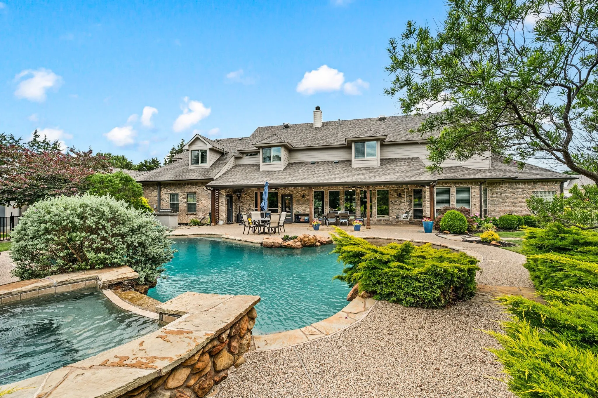 Heated salt water pool & spa