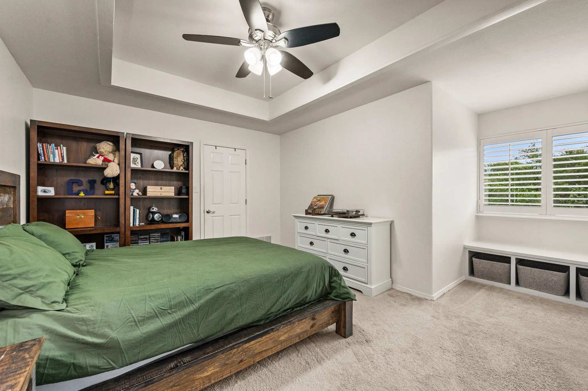 Secondary upstairs bedroom & ensuite