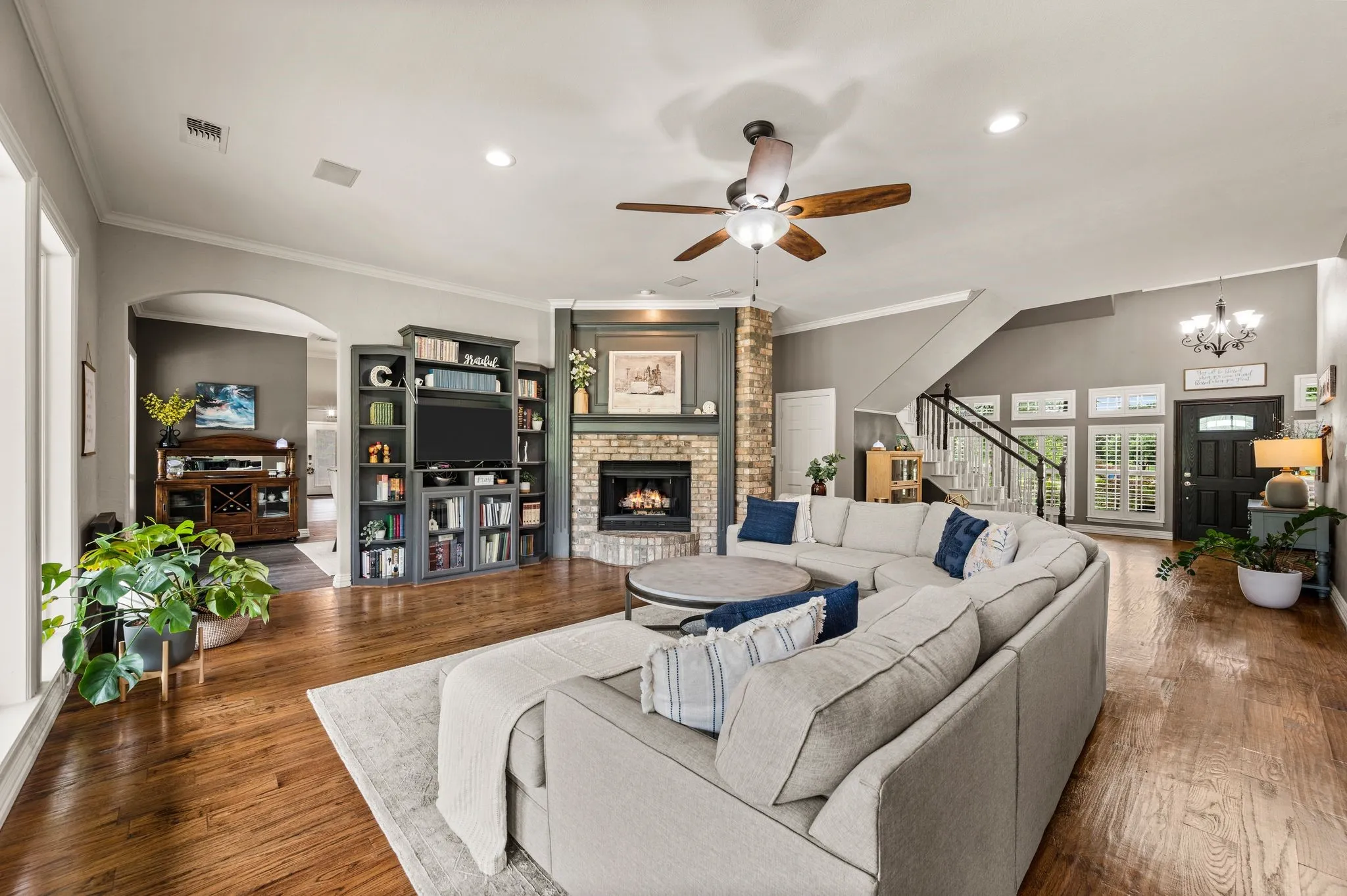 Can a large room be cozy? This one can!