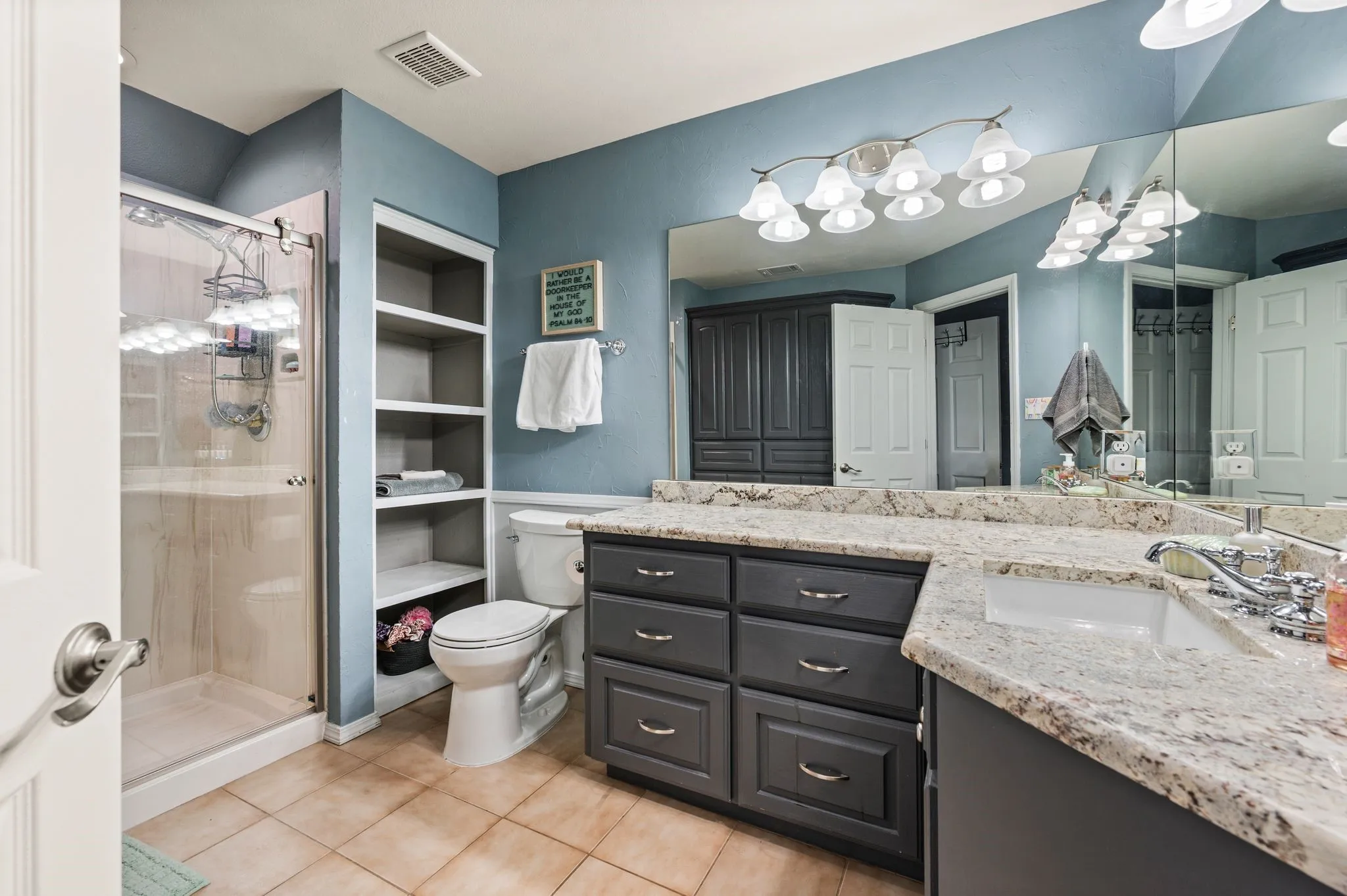 Upstairs ensuite