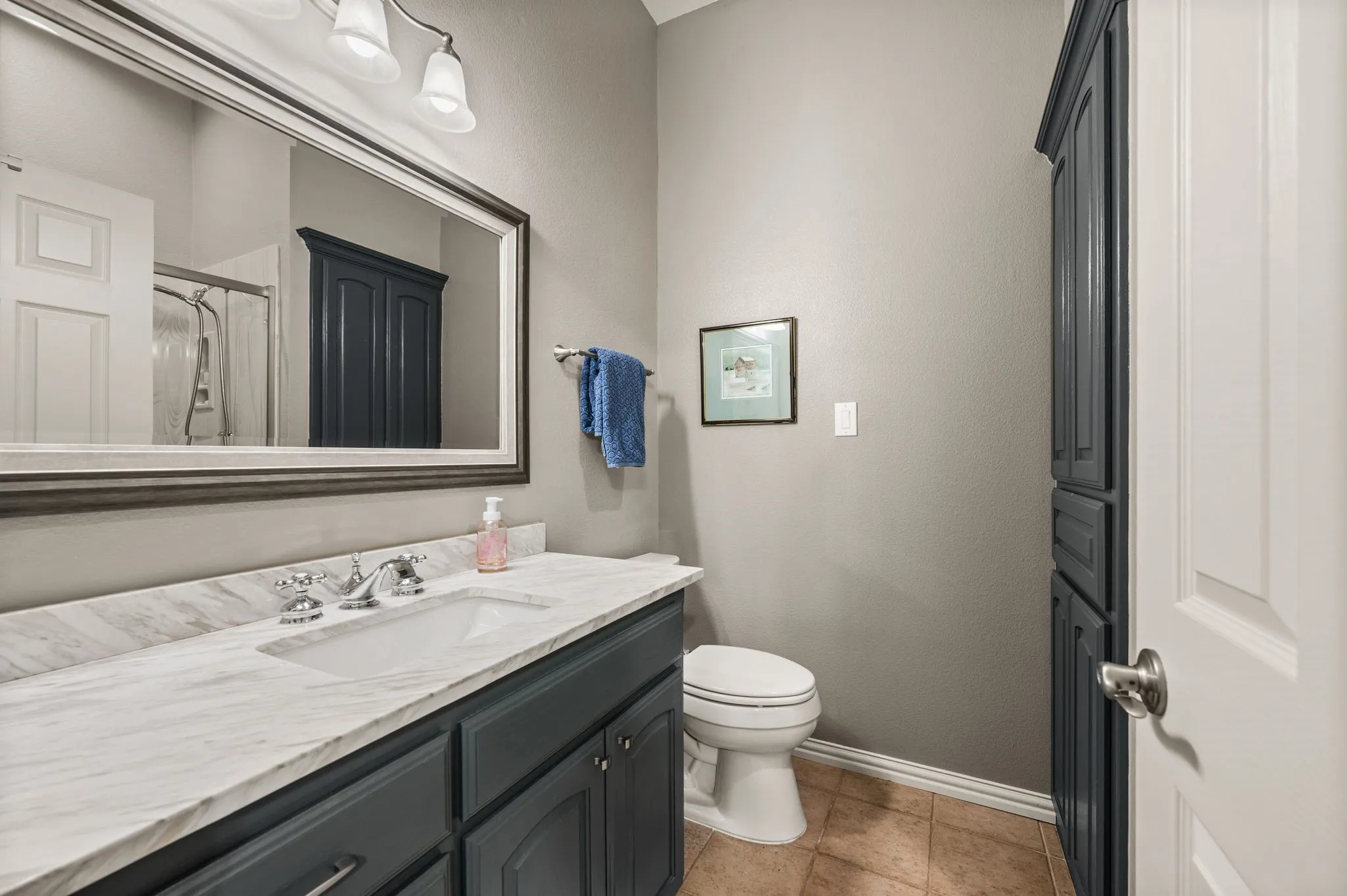 guest bedroom ensuite