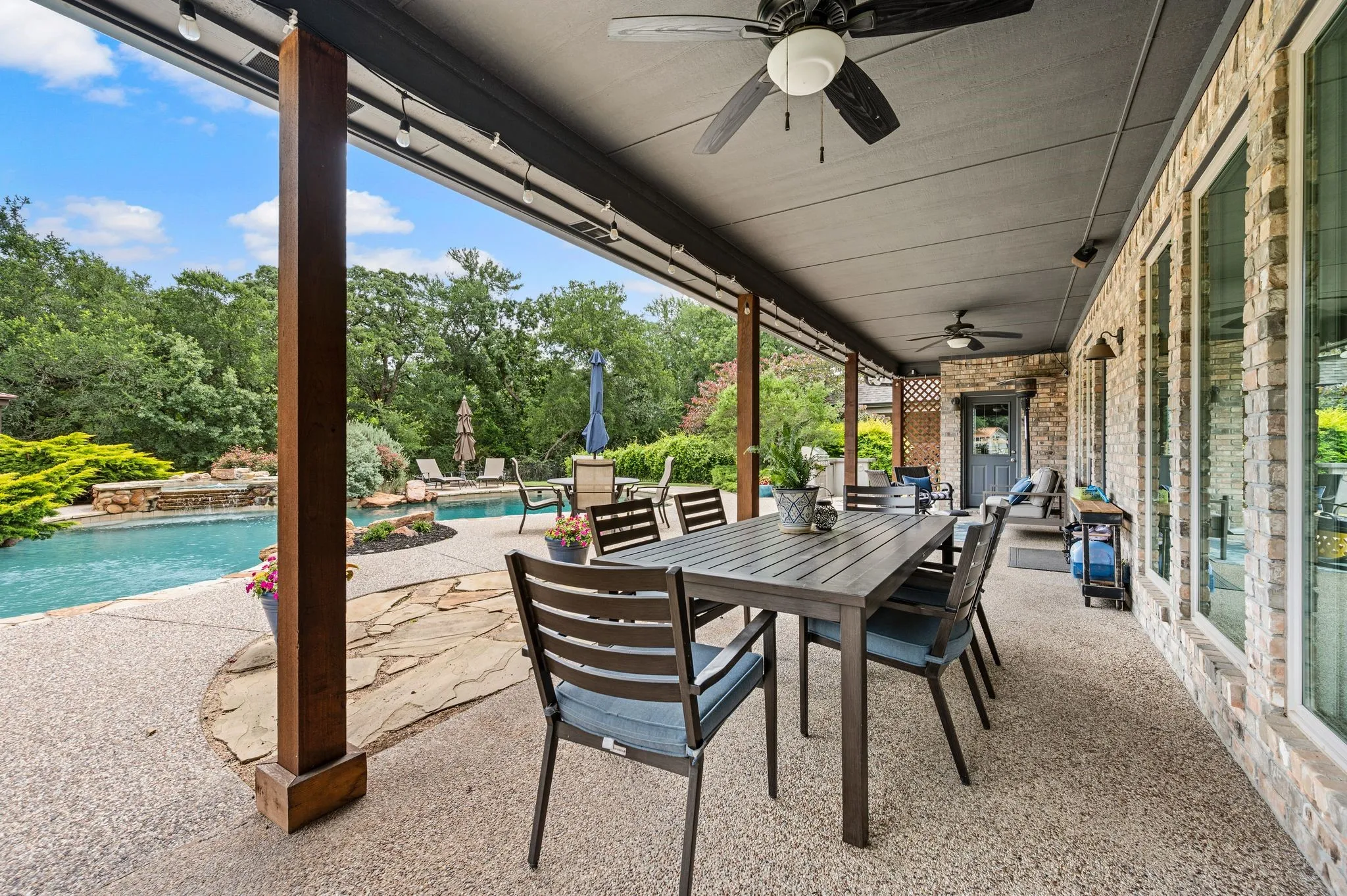Al Fresco dining on the back patio